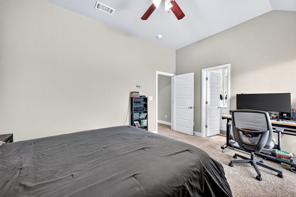 6 San Saba Drive