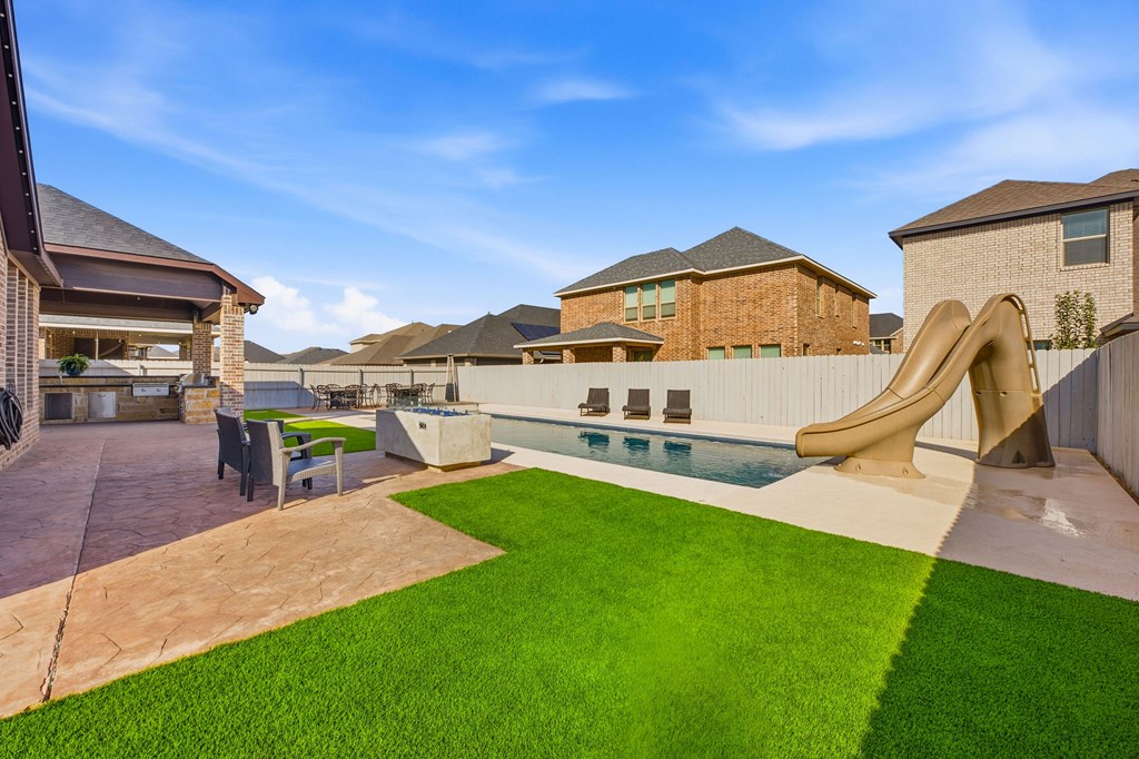 6 San Saba Drive