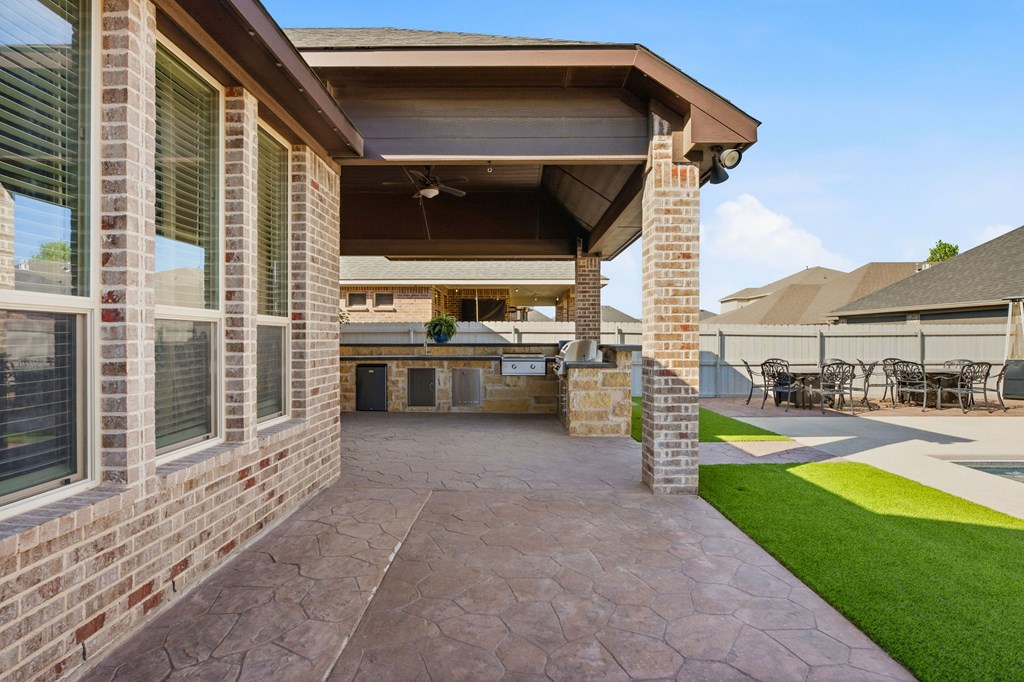 6 San Saba Drive