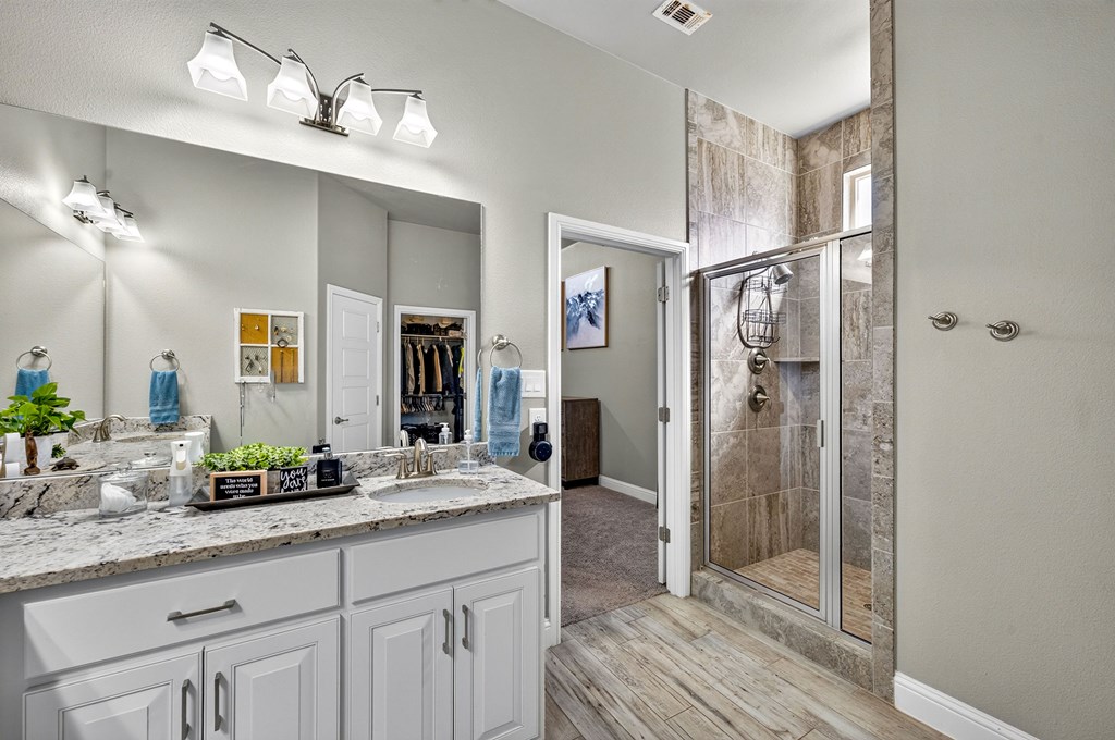 6 San Saba Drive