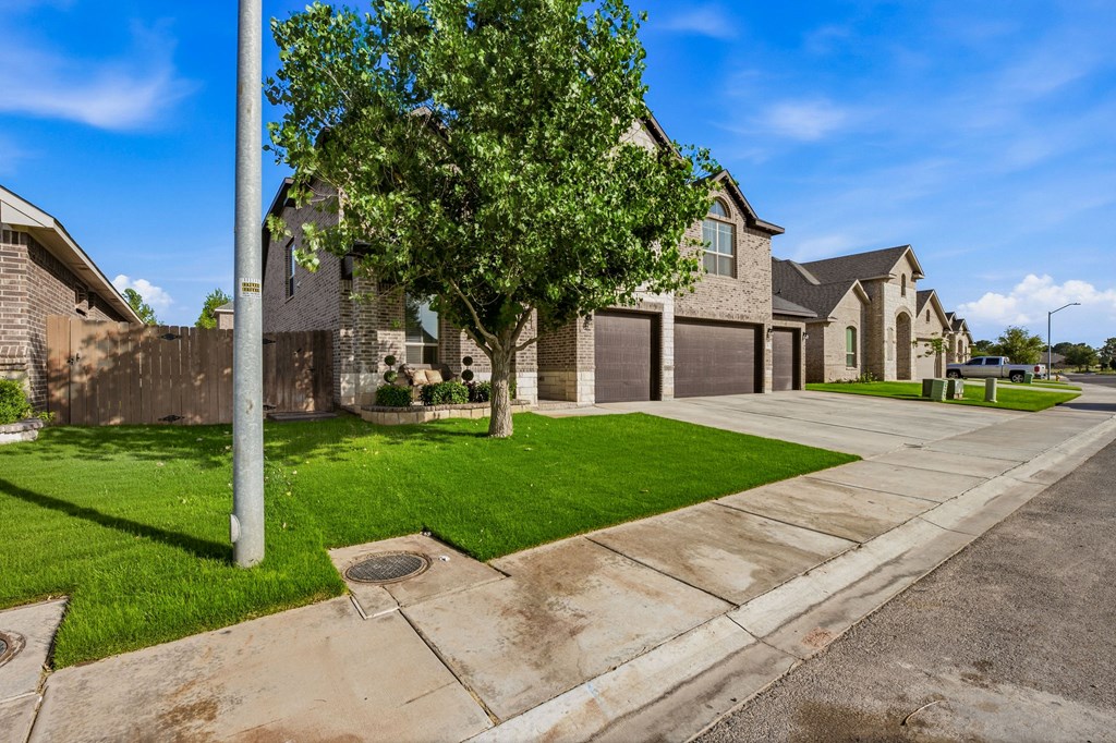 6 San Saba Drive