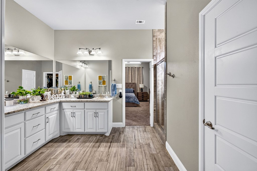 6 San Saba Drive