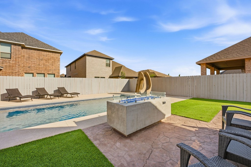 6 San Saba Drive