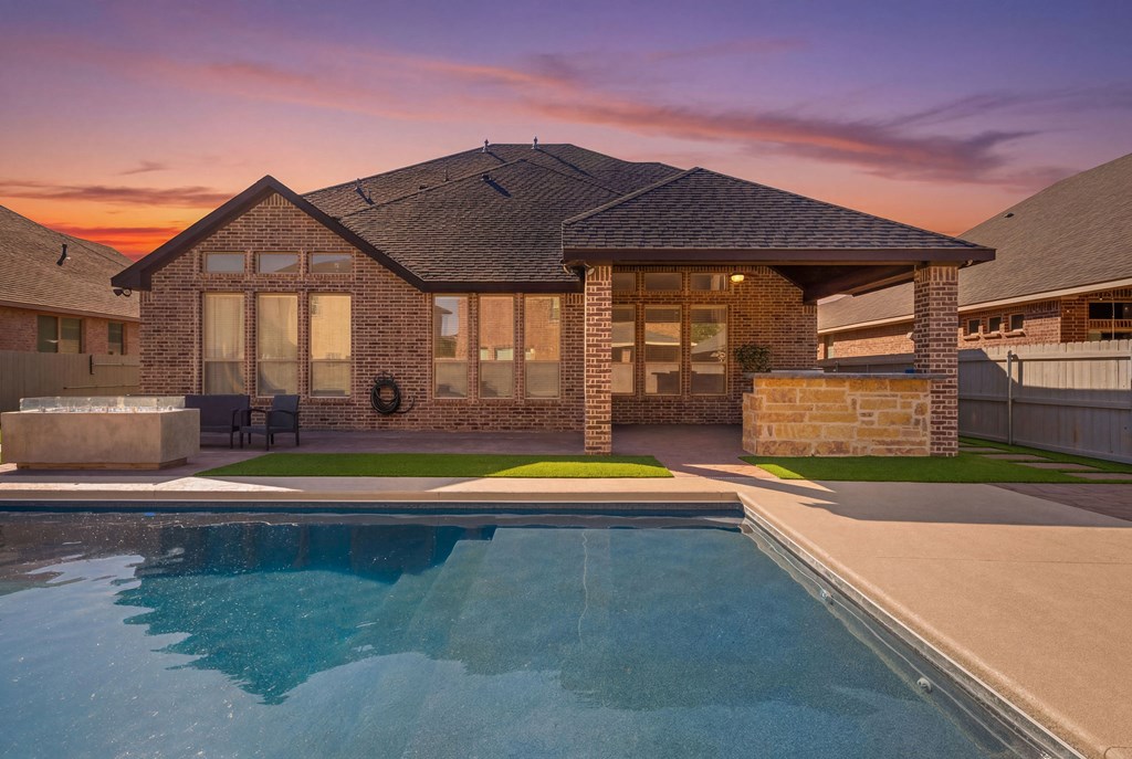 6 San Saba Drive