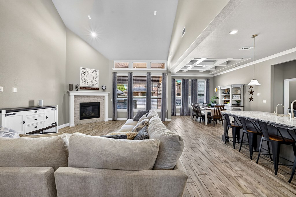 6 San Saba Drive