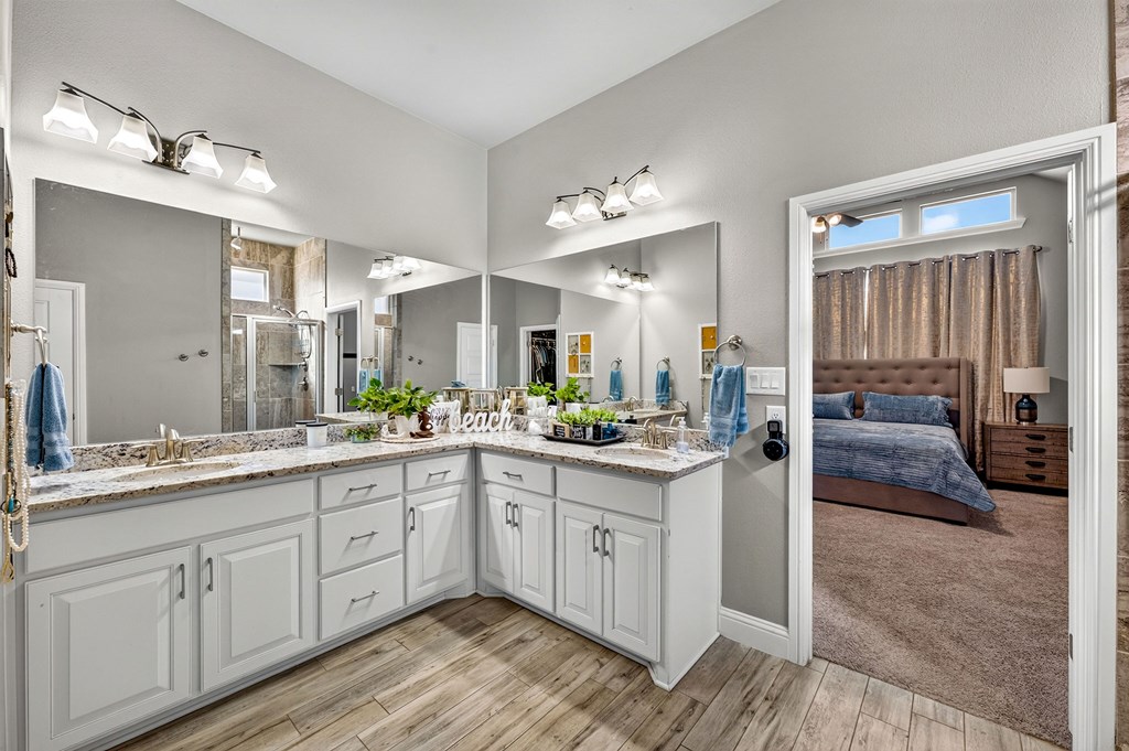 6 San Saba Drive