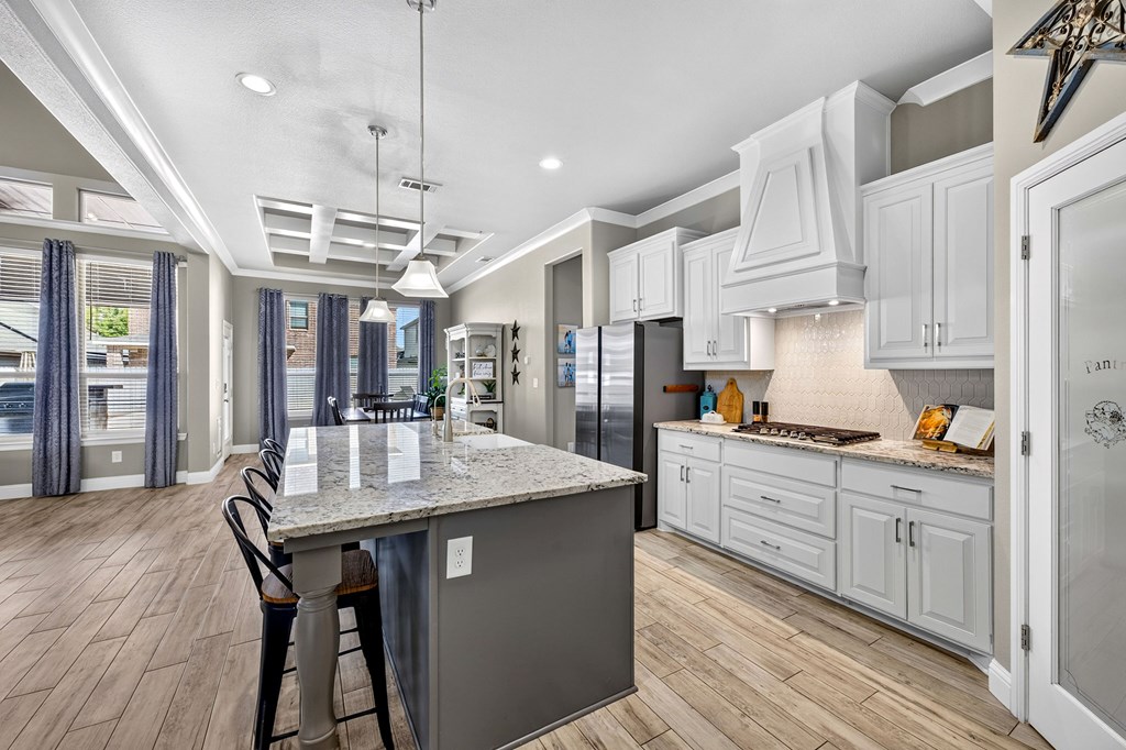 6 San Saba Drive