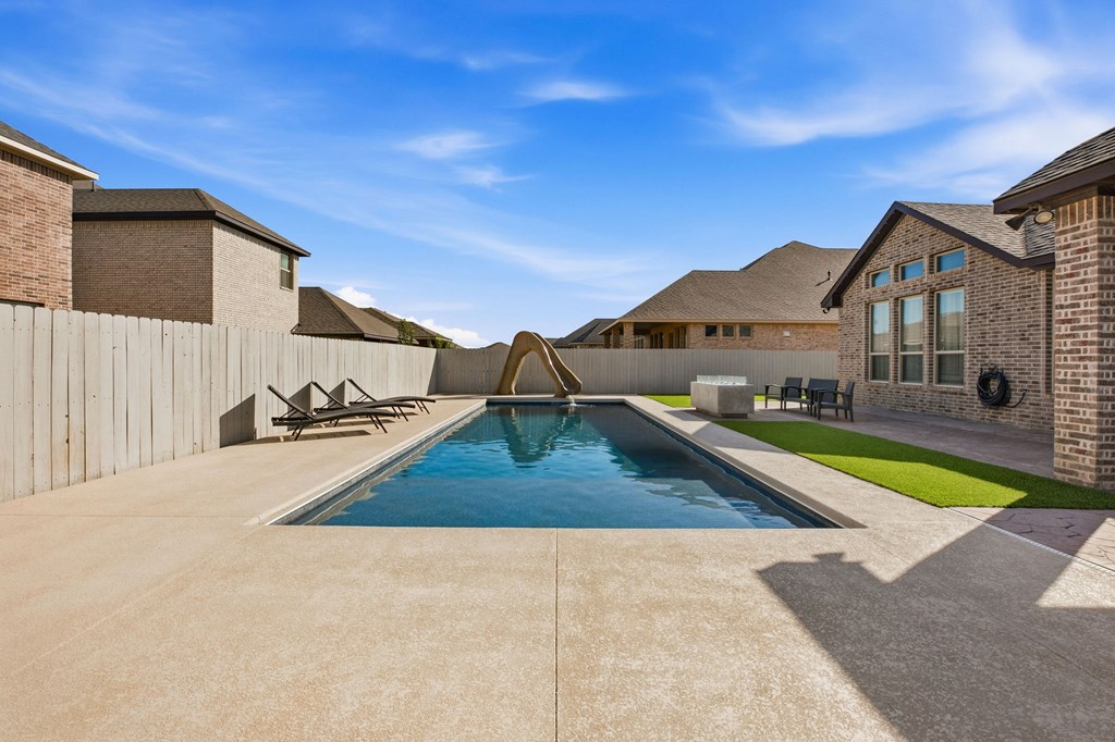 6 San Saba Drive