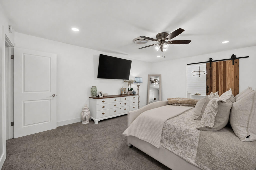 3306 Whitney Dr