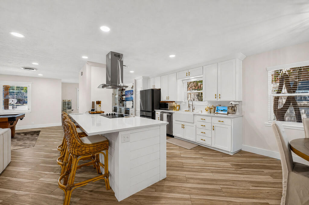 3306 Whitney Dr