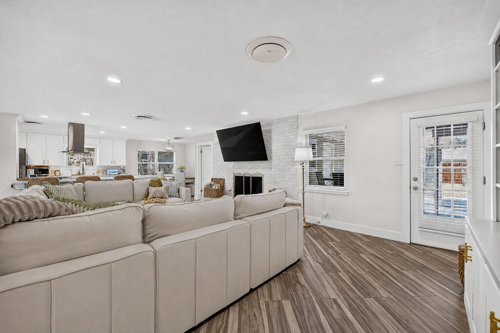 3306 Whitney Dr