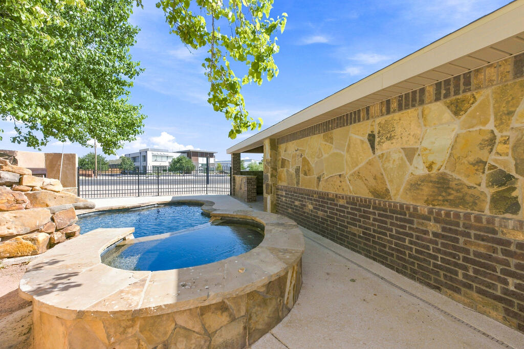 3315 Andrews Hwy