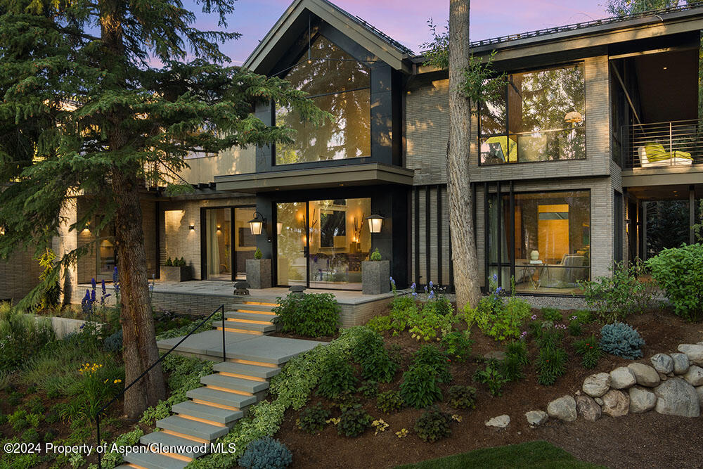 210 S West End Street