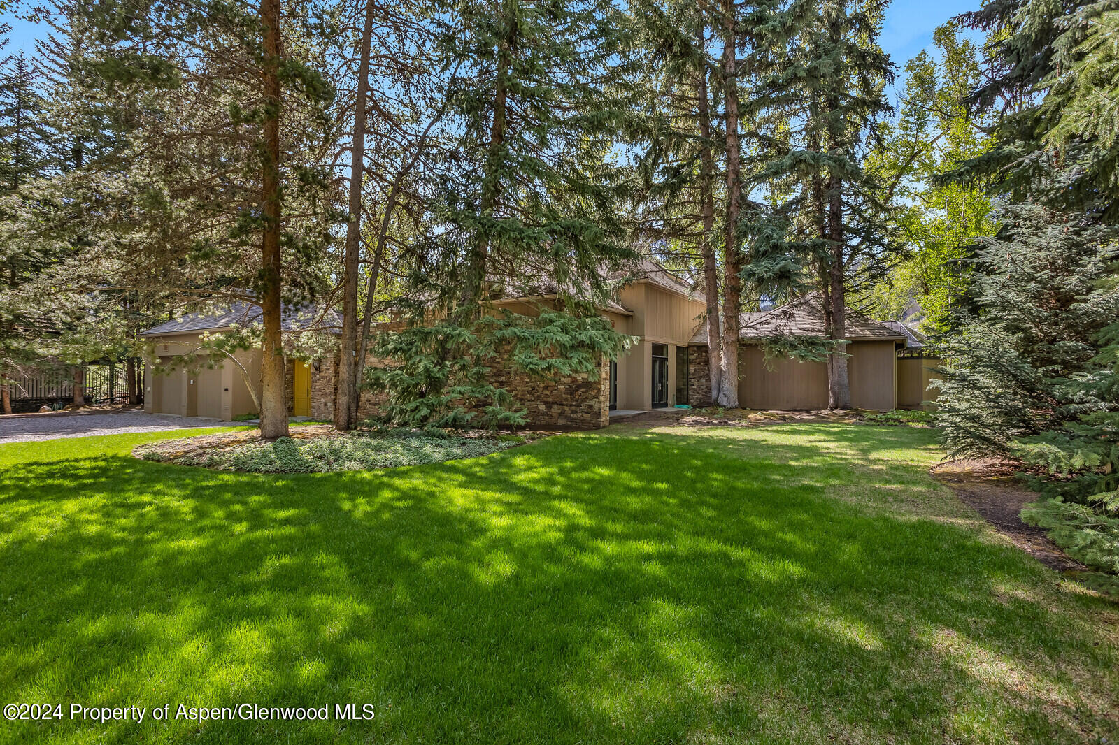 844 ROARING FORK Road