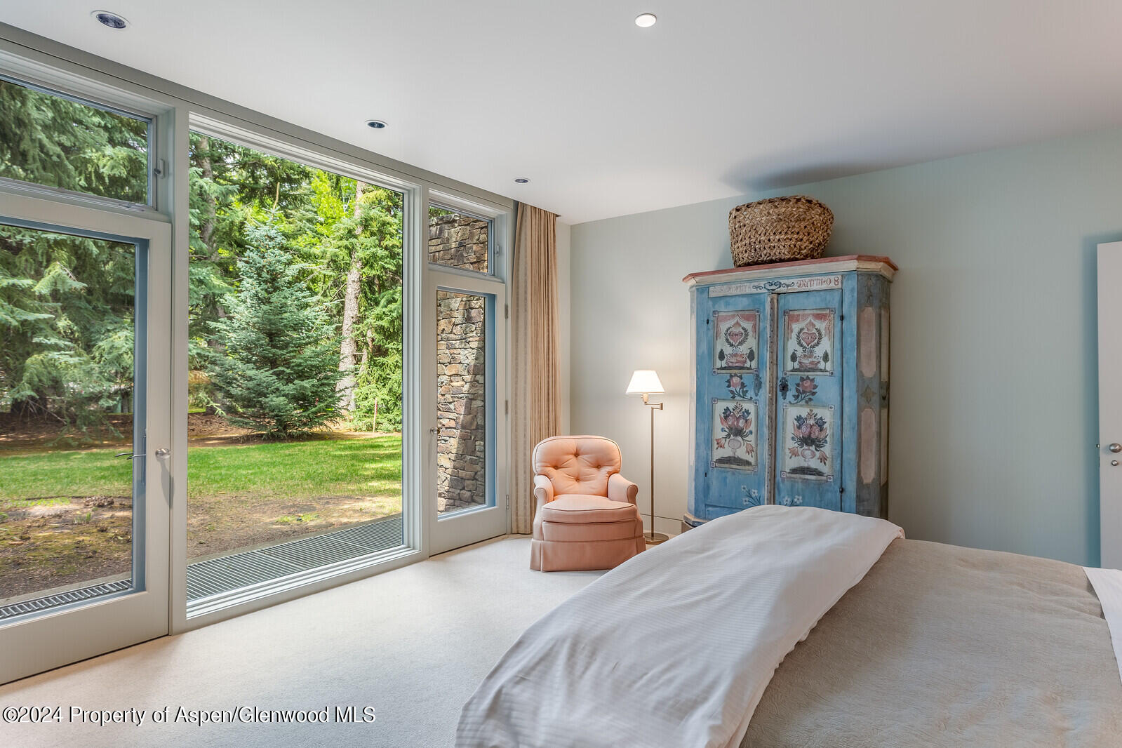 844 ROARING FORK Road