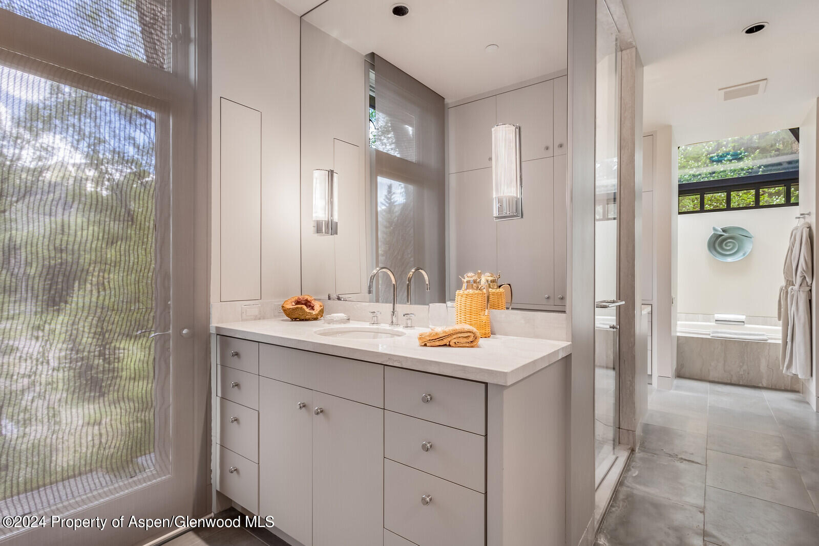 844 ROARING FORK Road