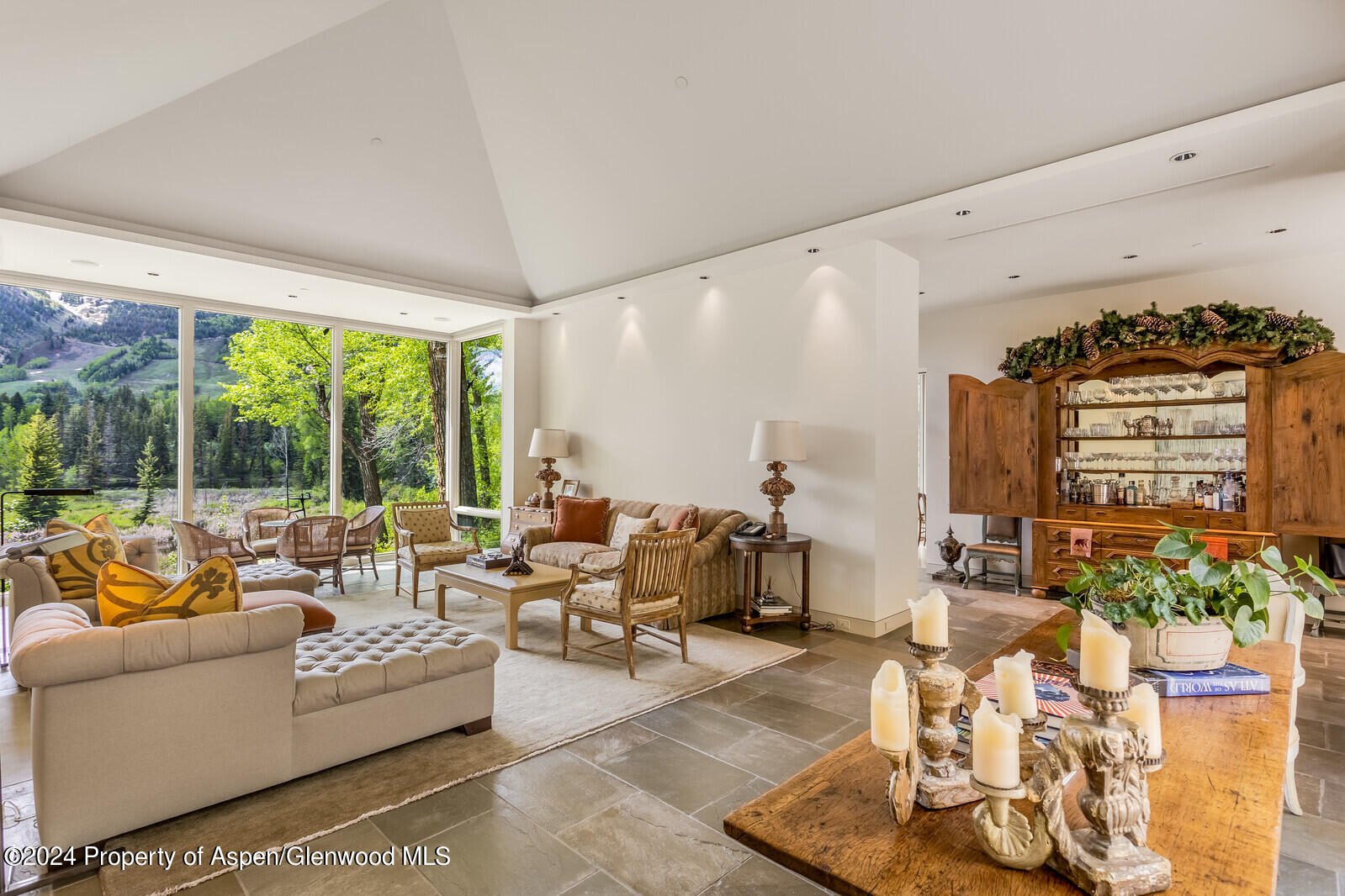 844 ROARING FORK Road