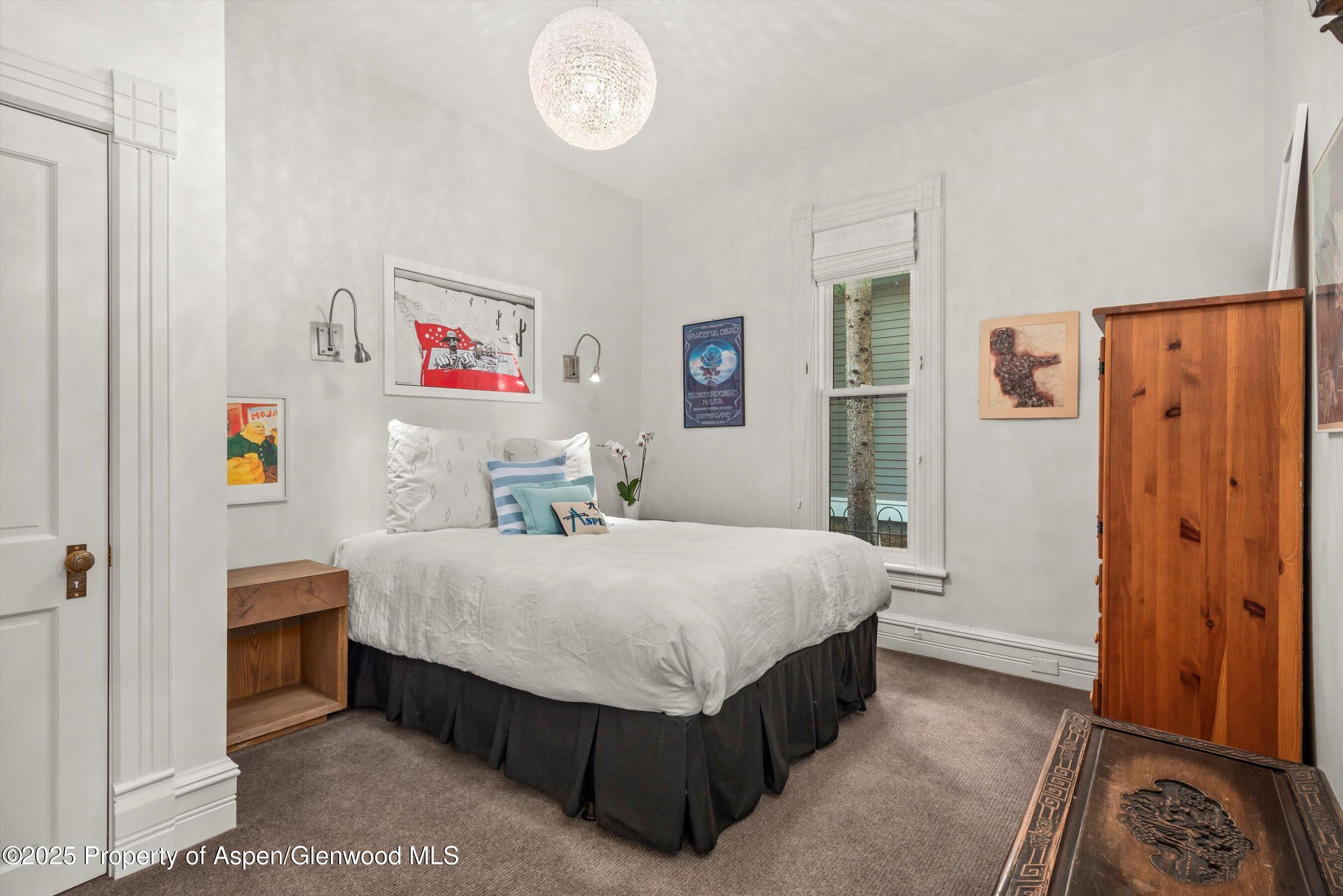 126 W FRANCIS Street