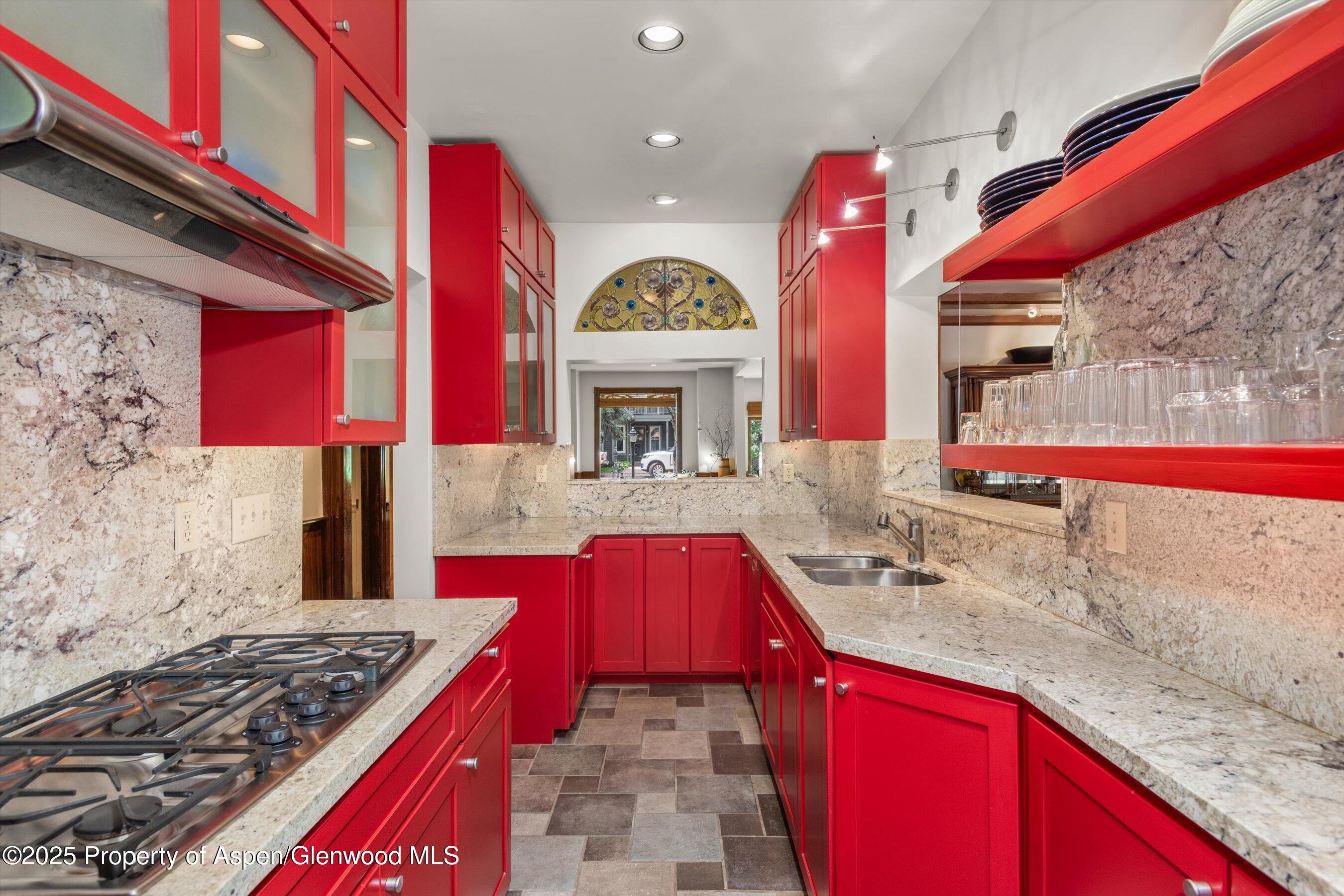 126 W FRANCIS Street