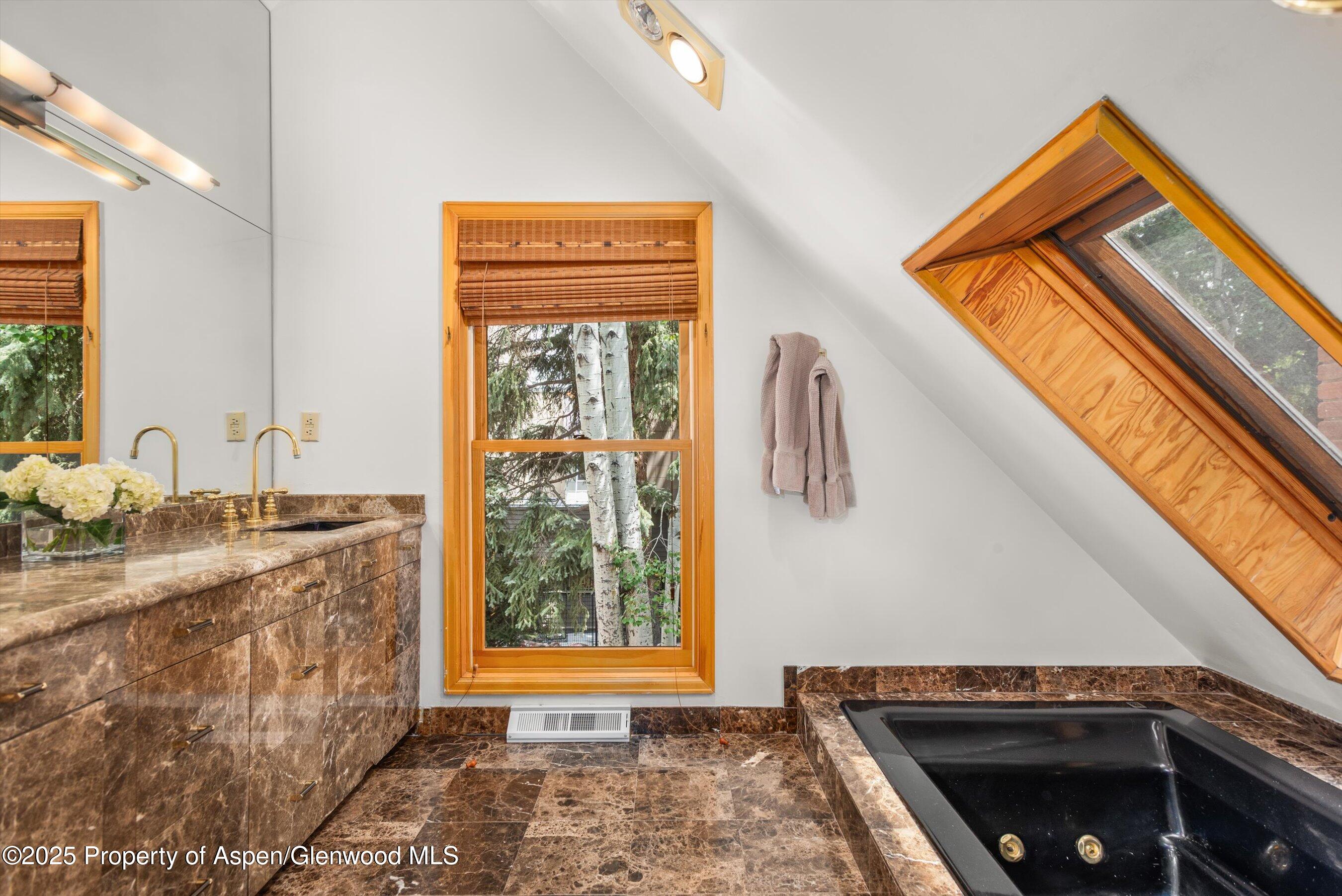 126 W FRANCIS Street