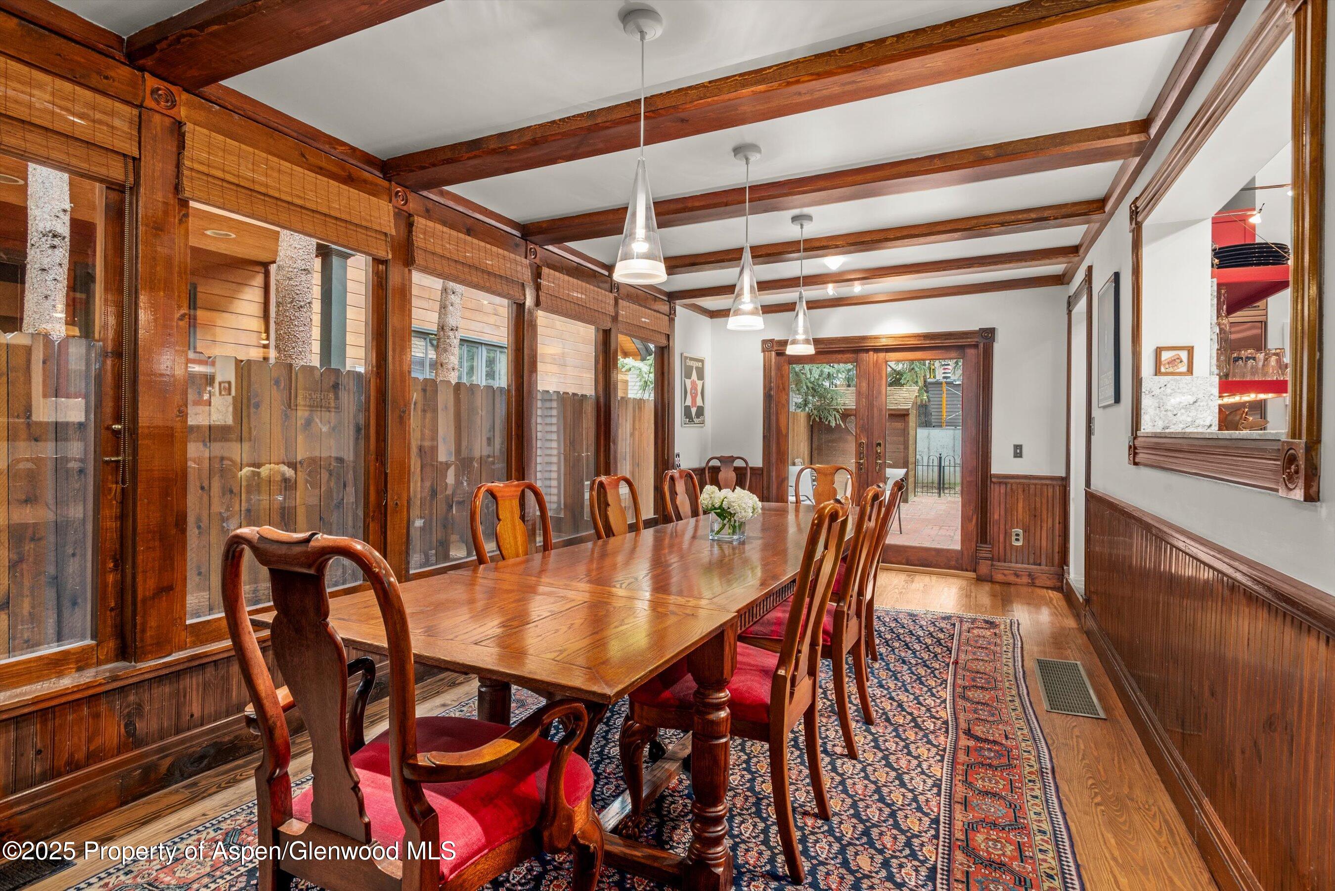 126 W FRANCIS Street