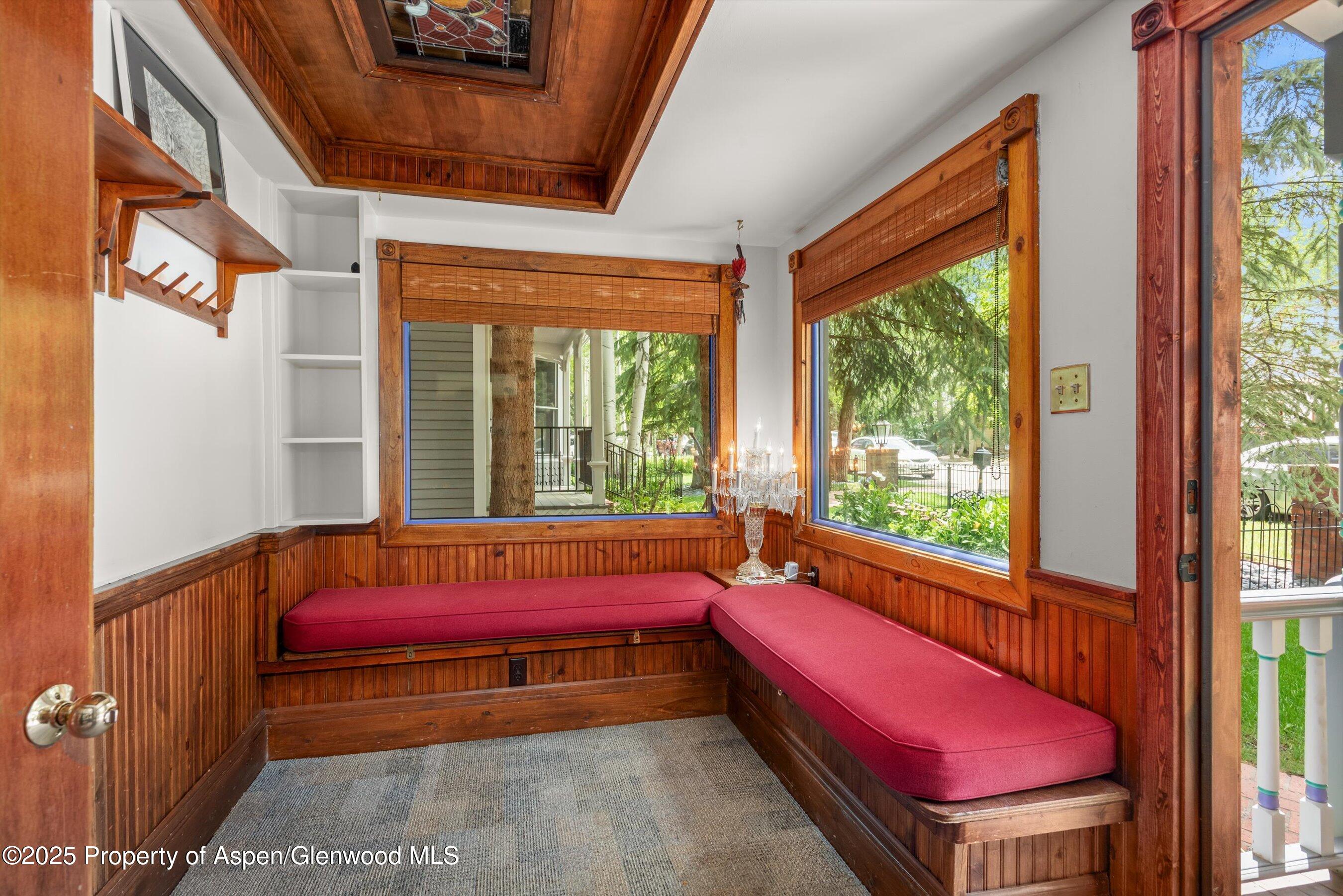 126 W FRANCIS Street