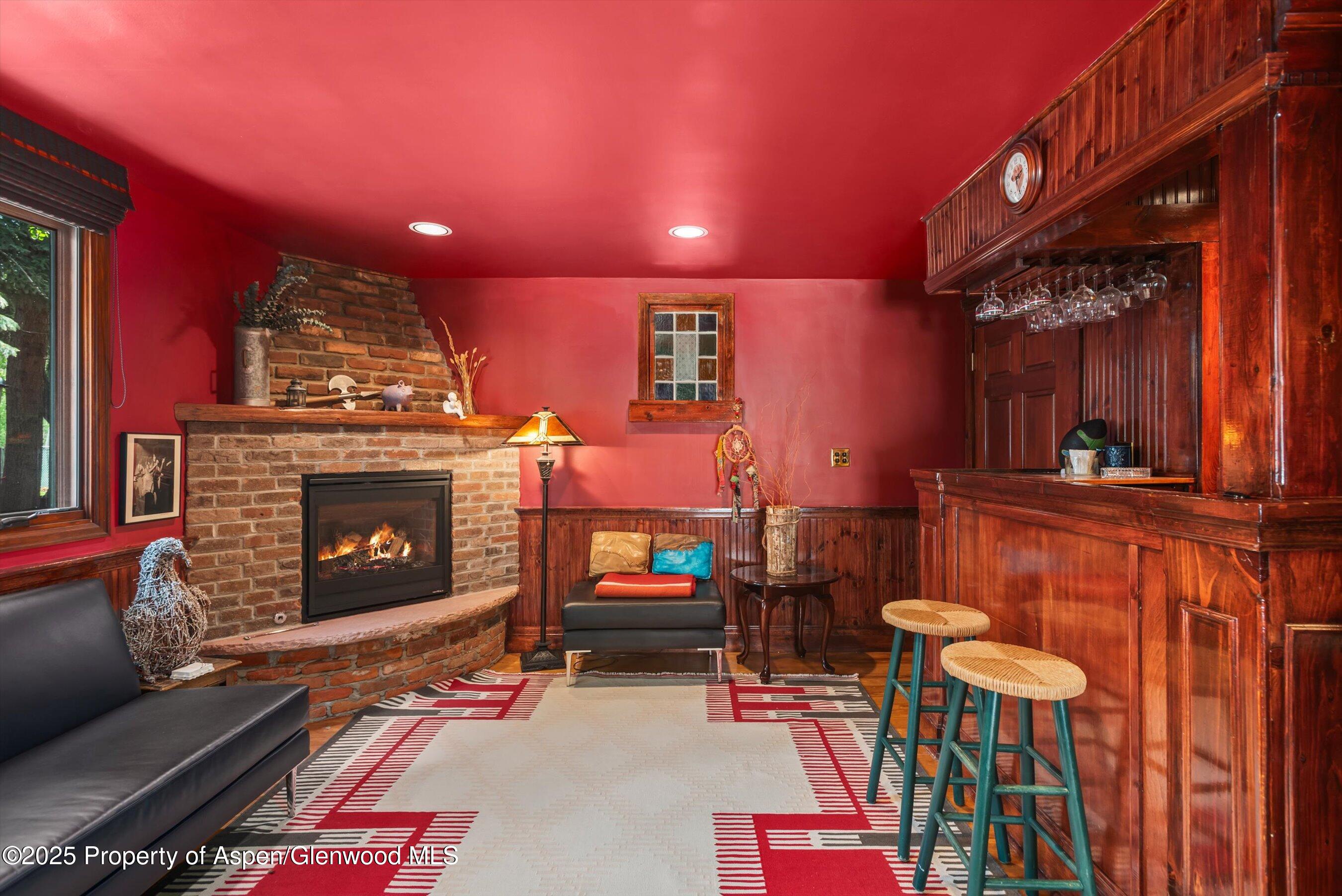 126 W FRANCIS Street