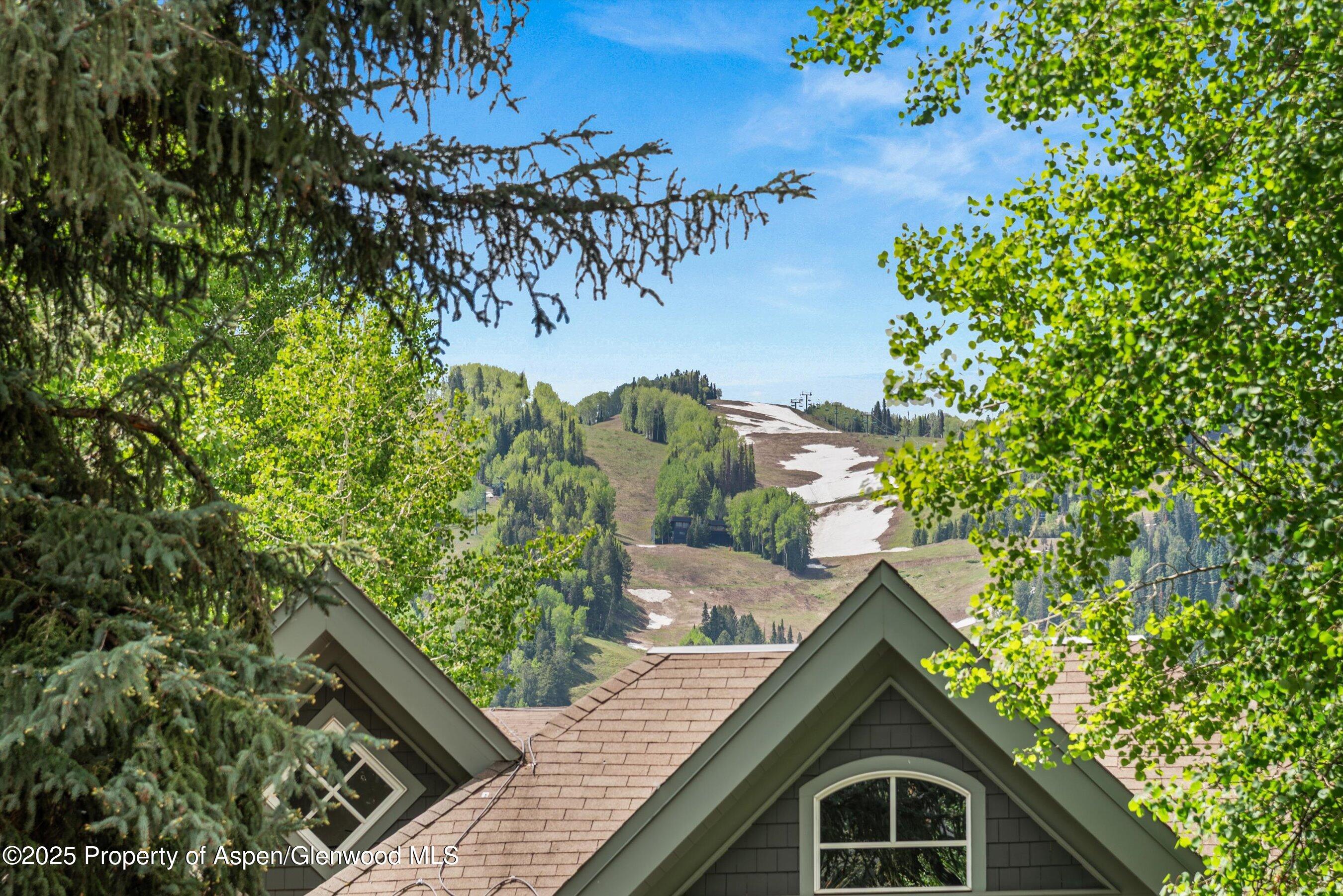 126 W FRANCIS Street