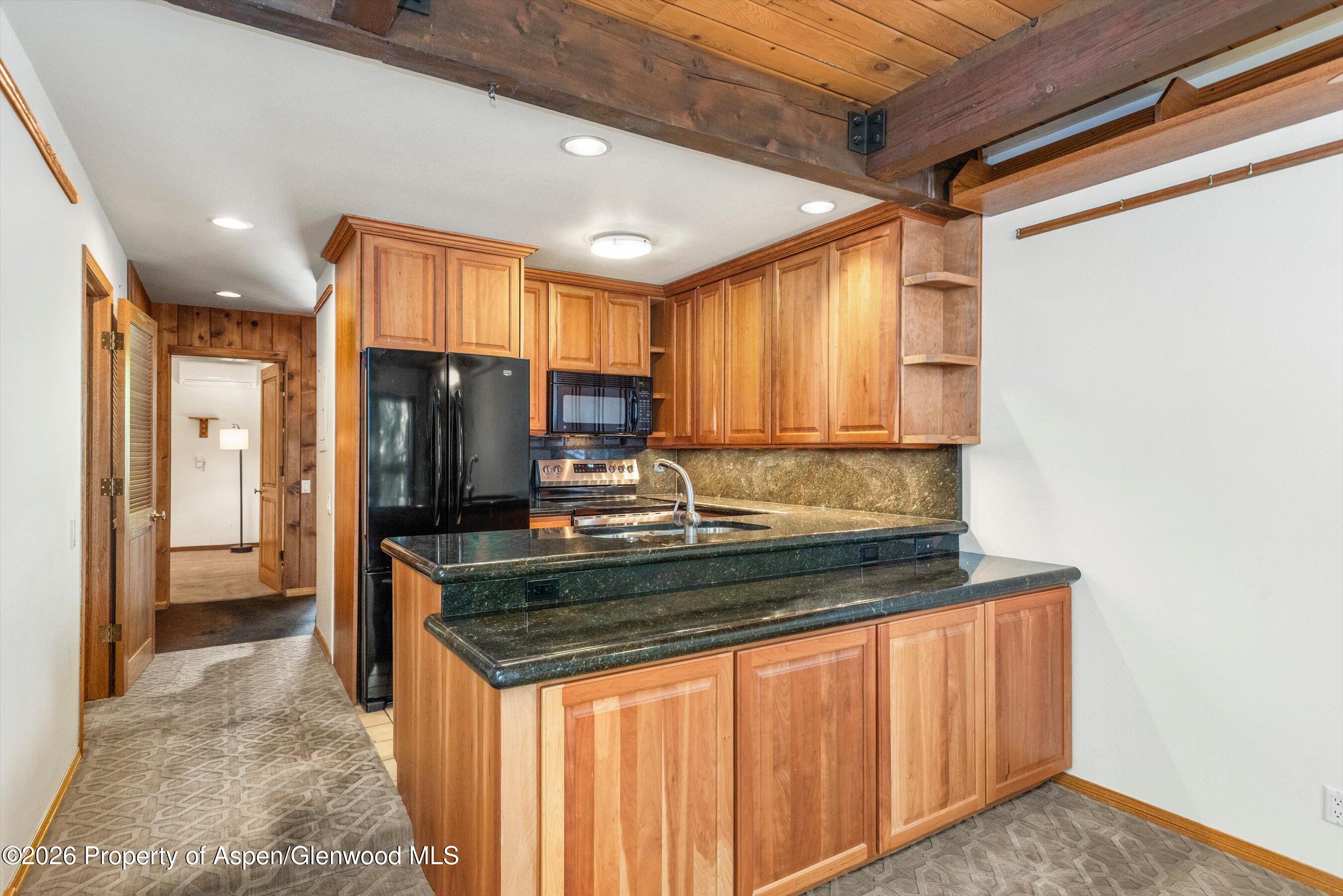 610 S West End Street J202