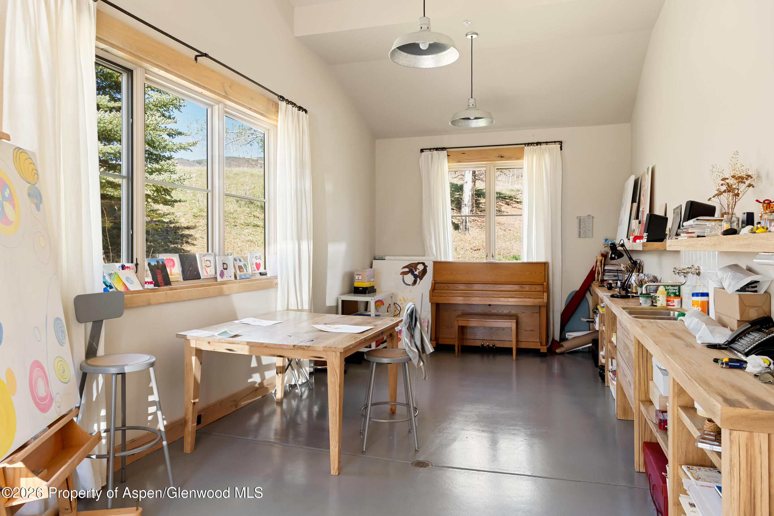 115 Meadowlark Lane