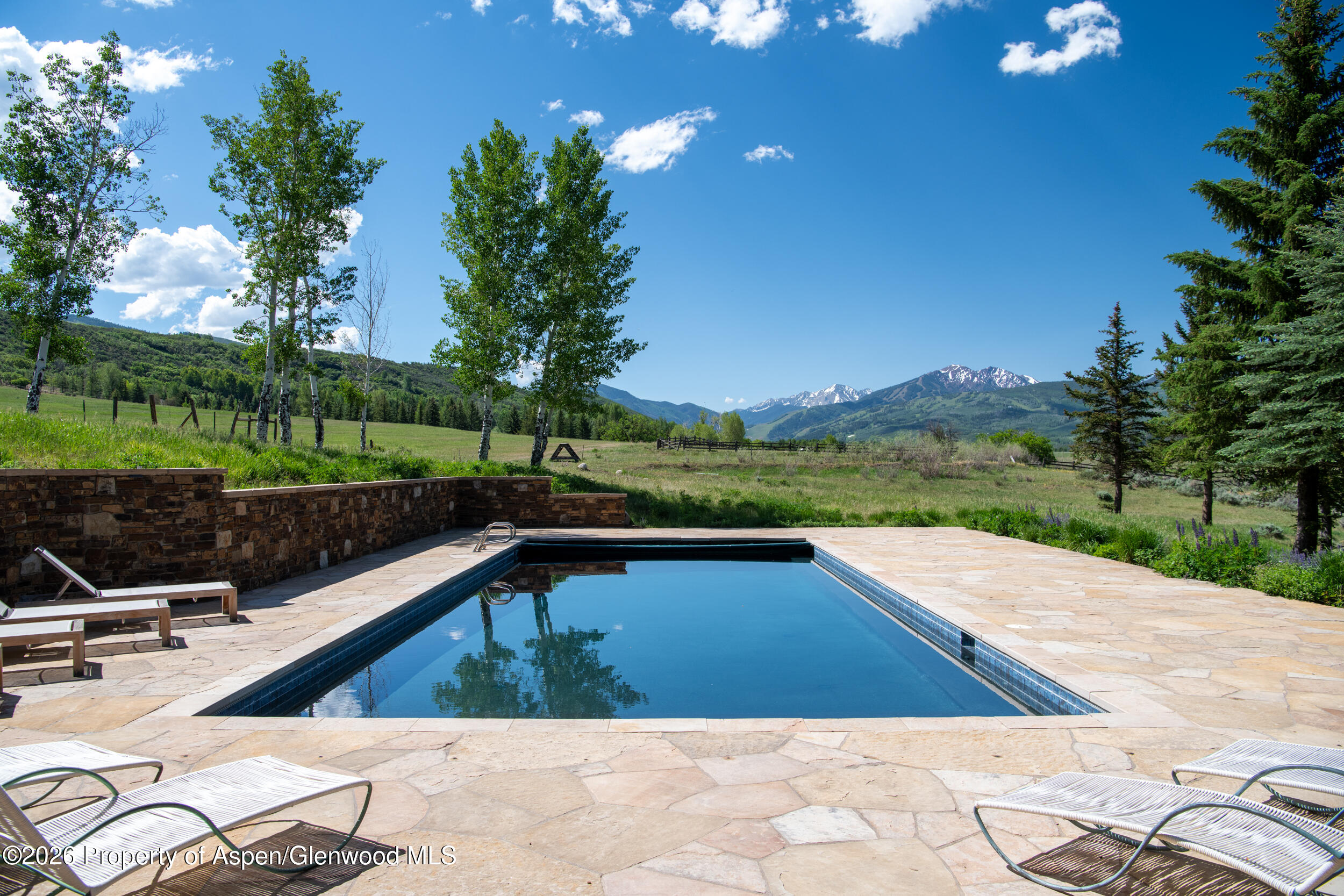 115 Meadowlark Lane
