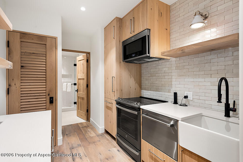 830 E Durant Avenue 8