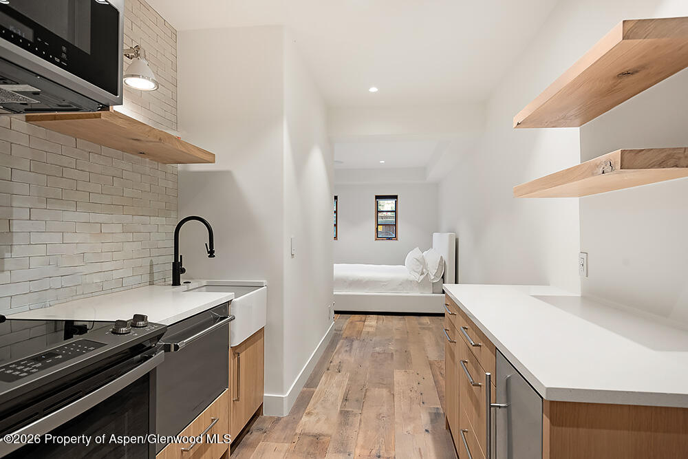 830 E Durant Avenue 8