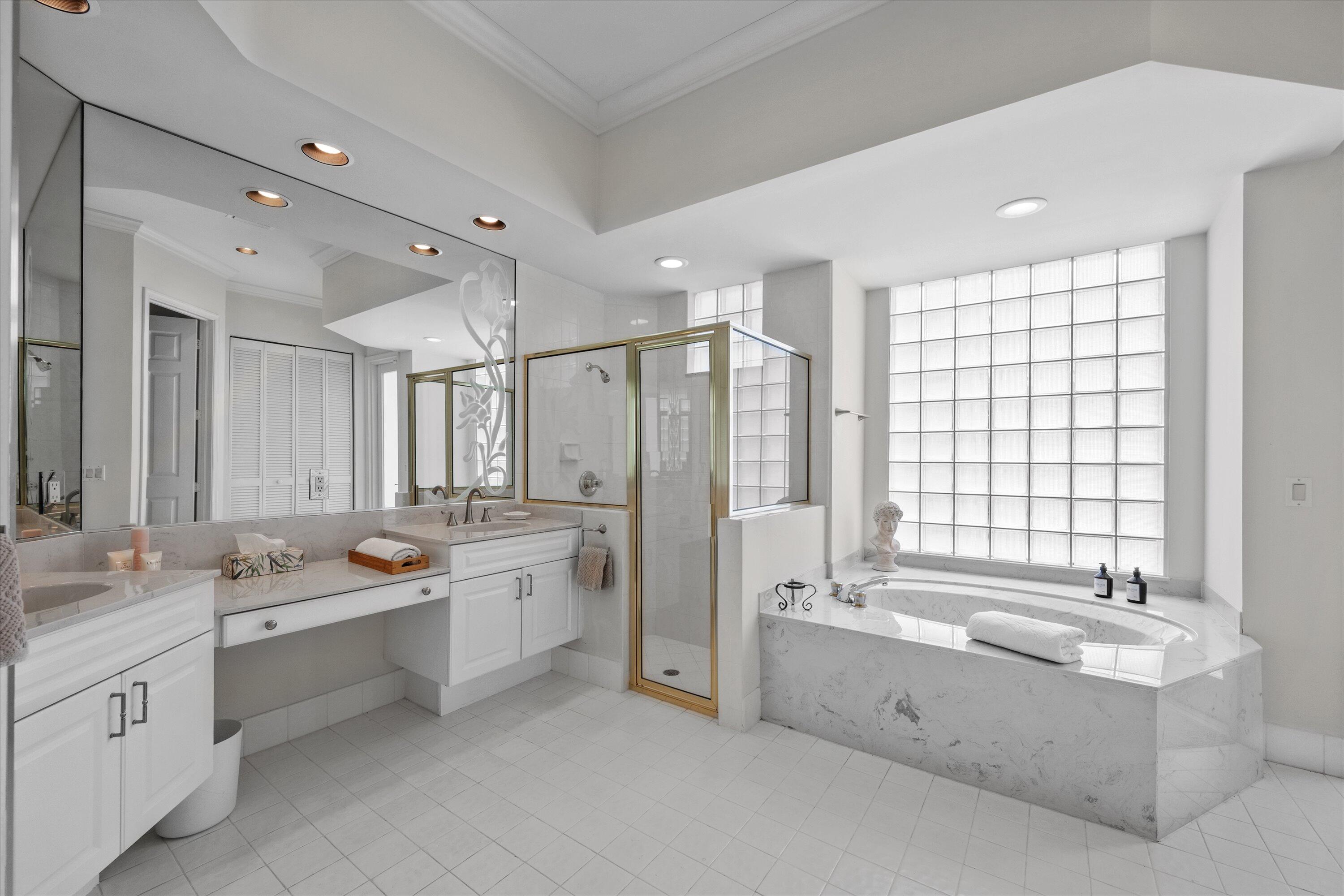 10802 Greenbriar Villa Drive