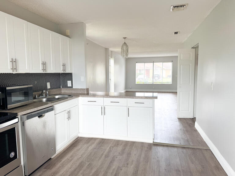 4852 Orleans Court D