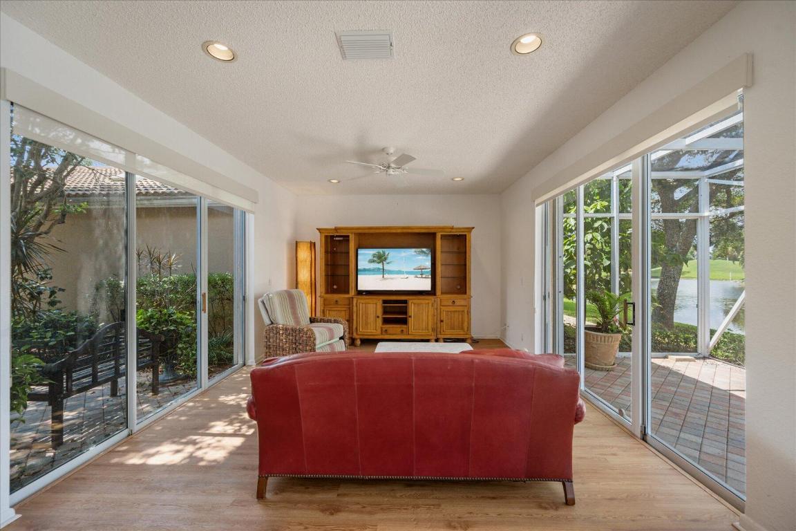 4550 Carlton Golf Drive