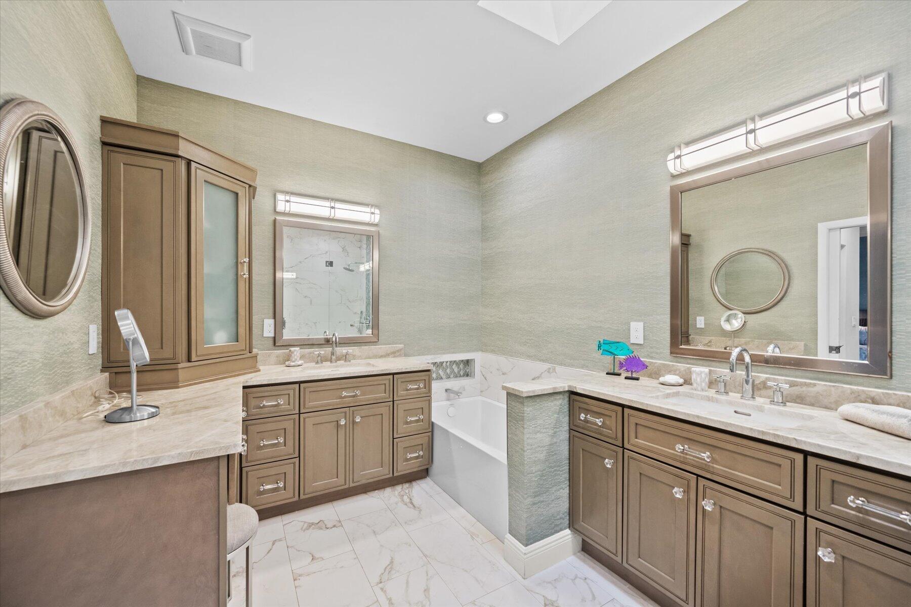 4546 Carlton Golf Drive