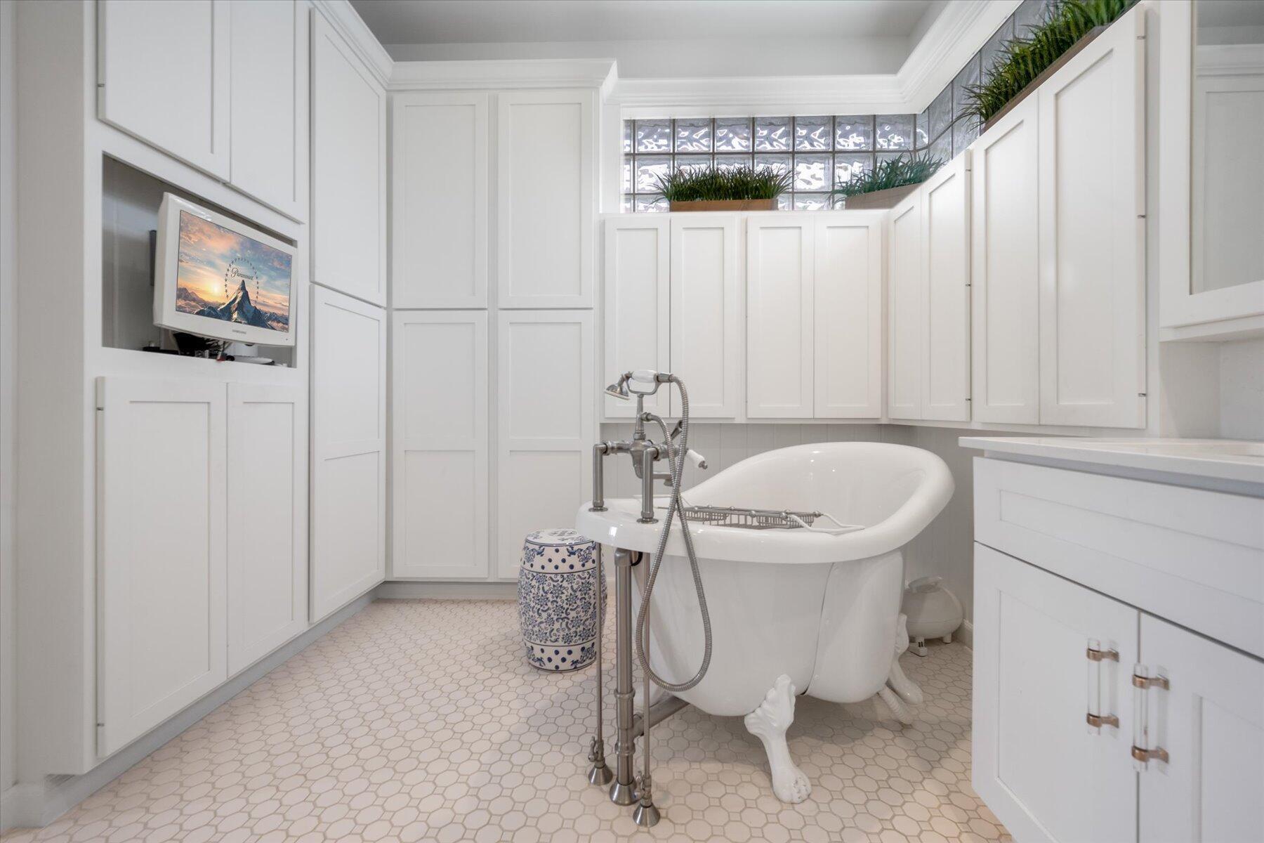 4901 Exeter Estate Lane