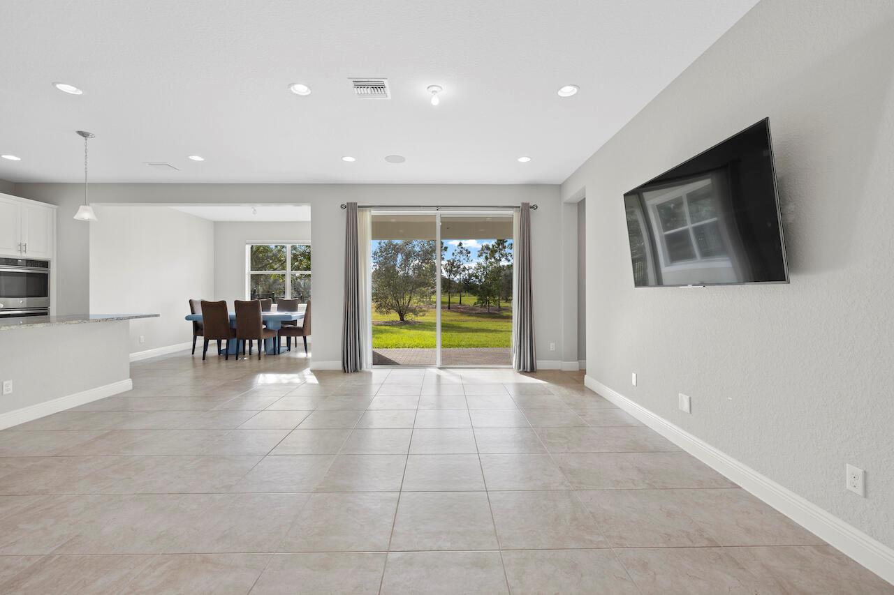 915 Sweetgrass Street