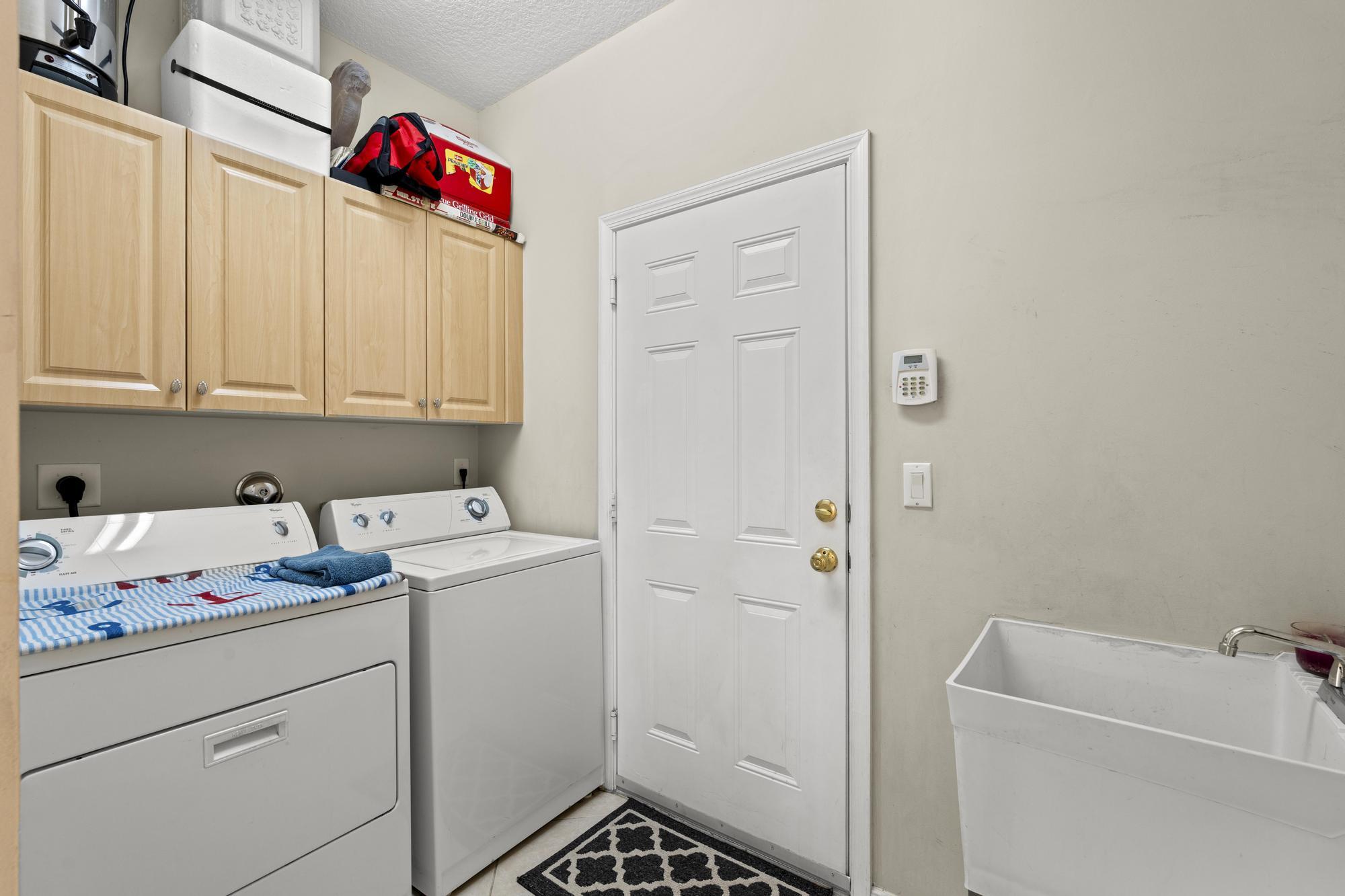 9042 Dupont Place