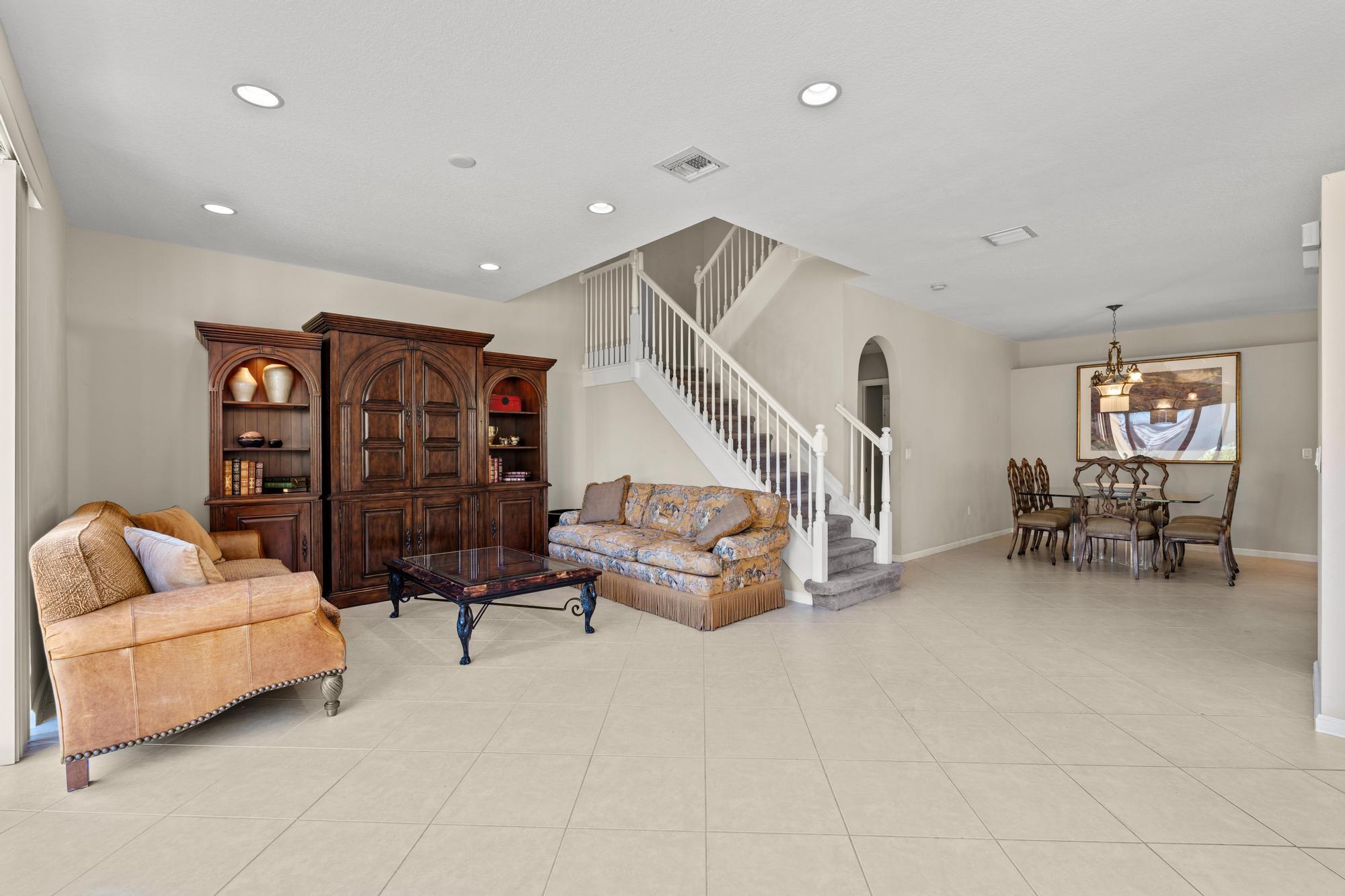 9042 Dupont Place