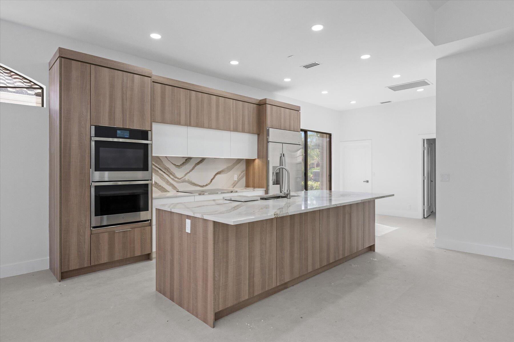 10096 Dover Carriage Lane