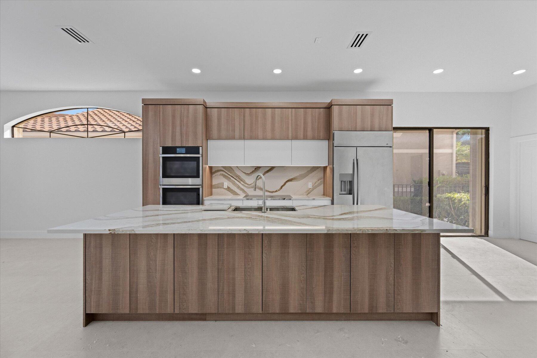 10096 Dover Carriage Lane