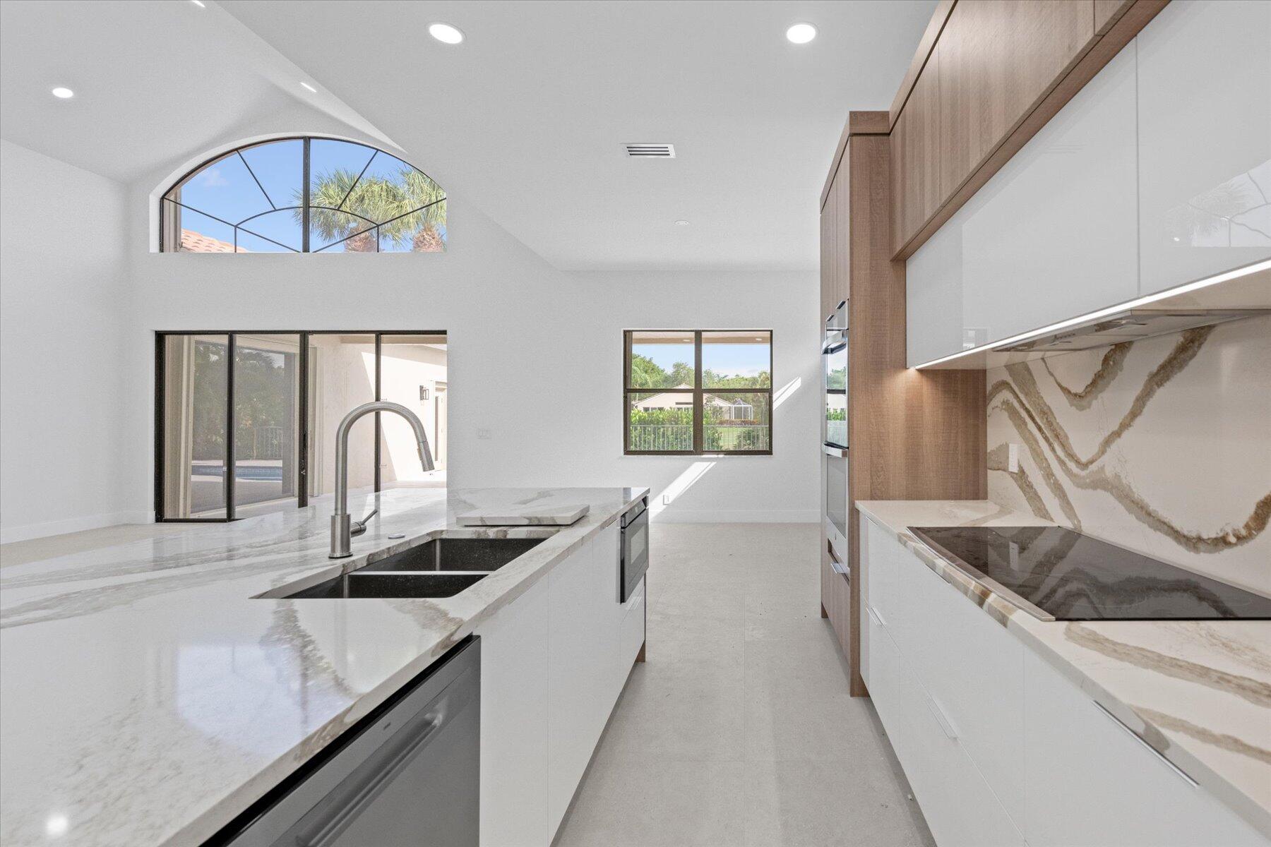 10096 Dover Carriage Lane