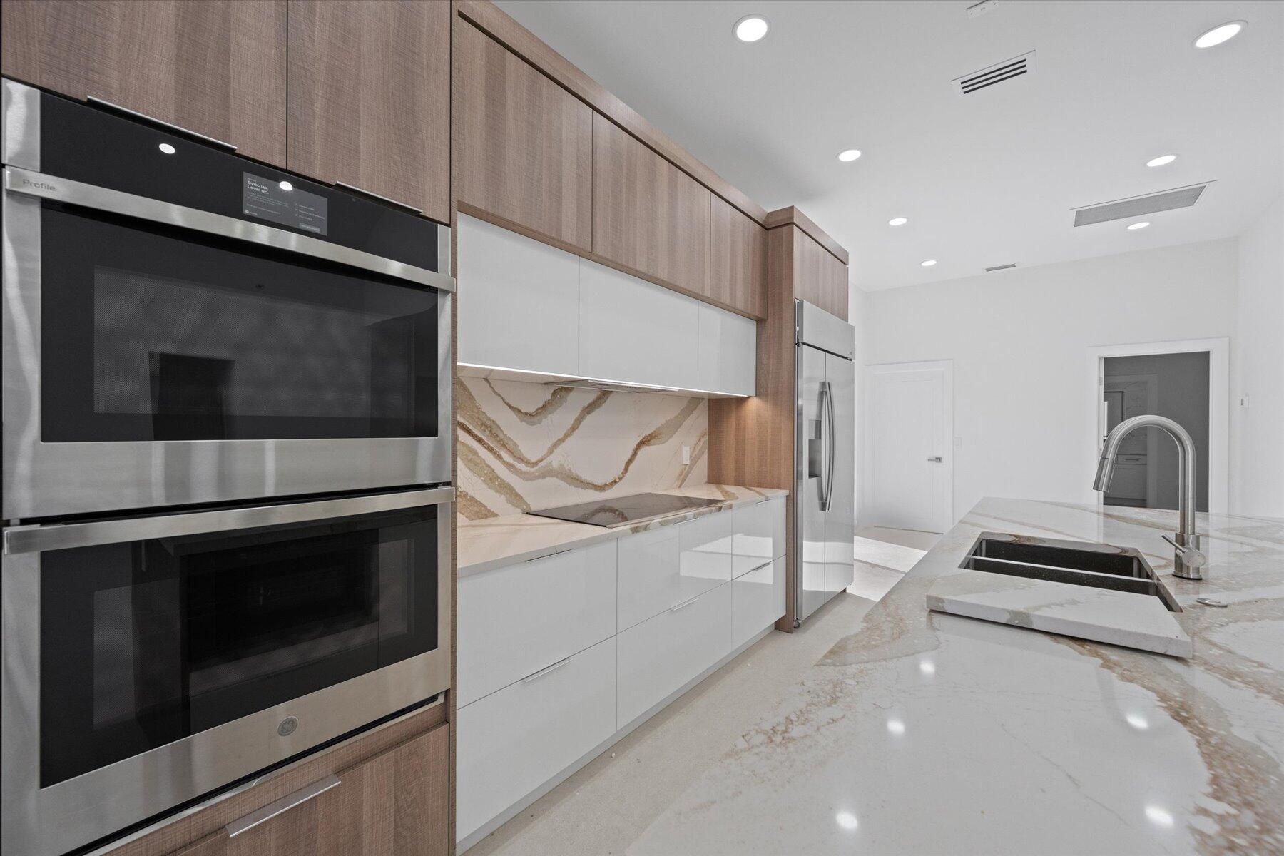 10096 Dover Carriage Lane