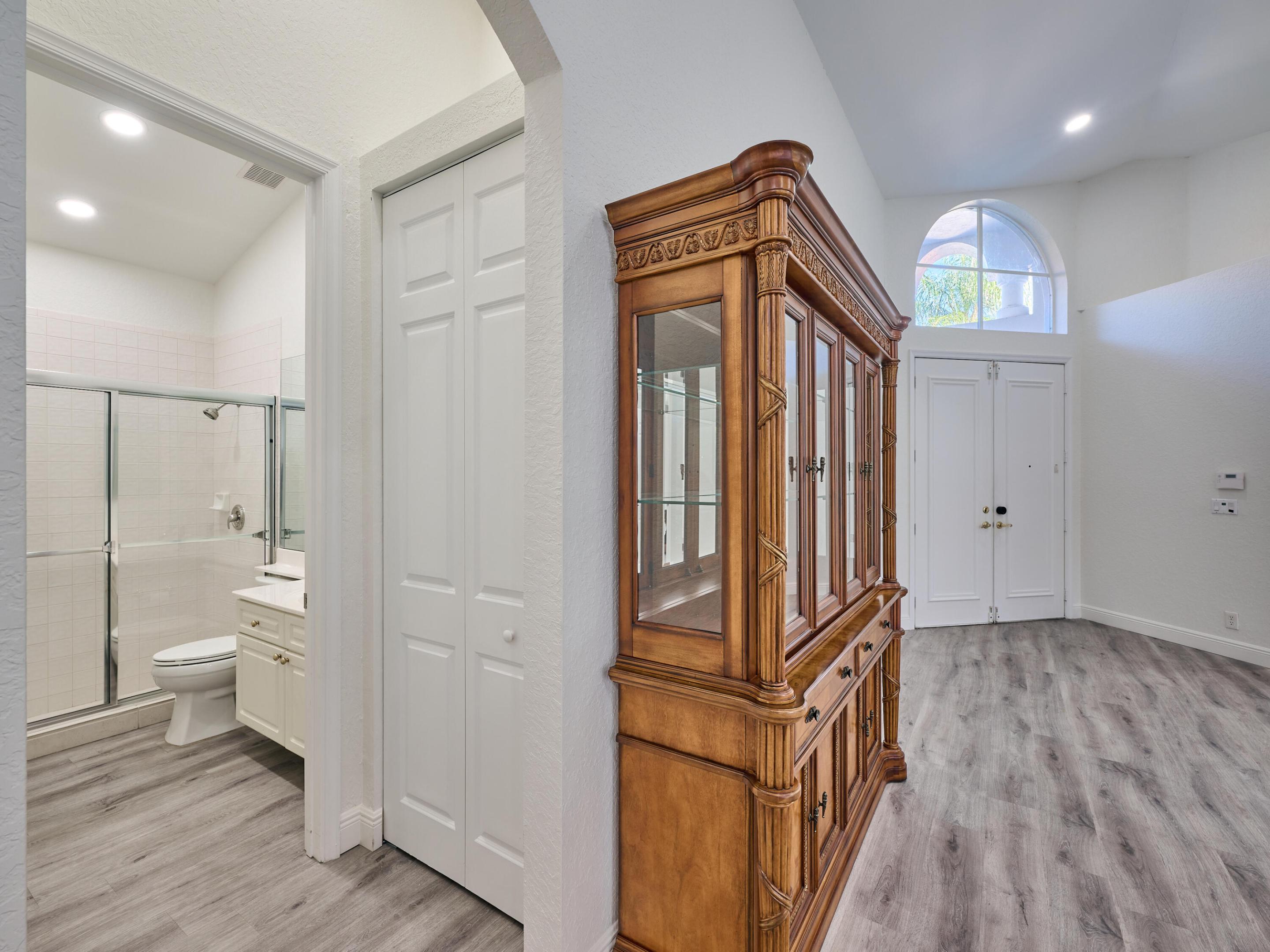 10854 Fairmont Village Drive