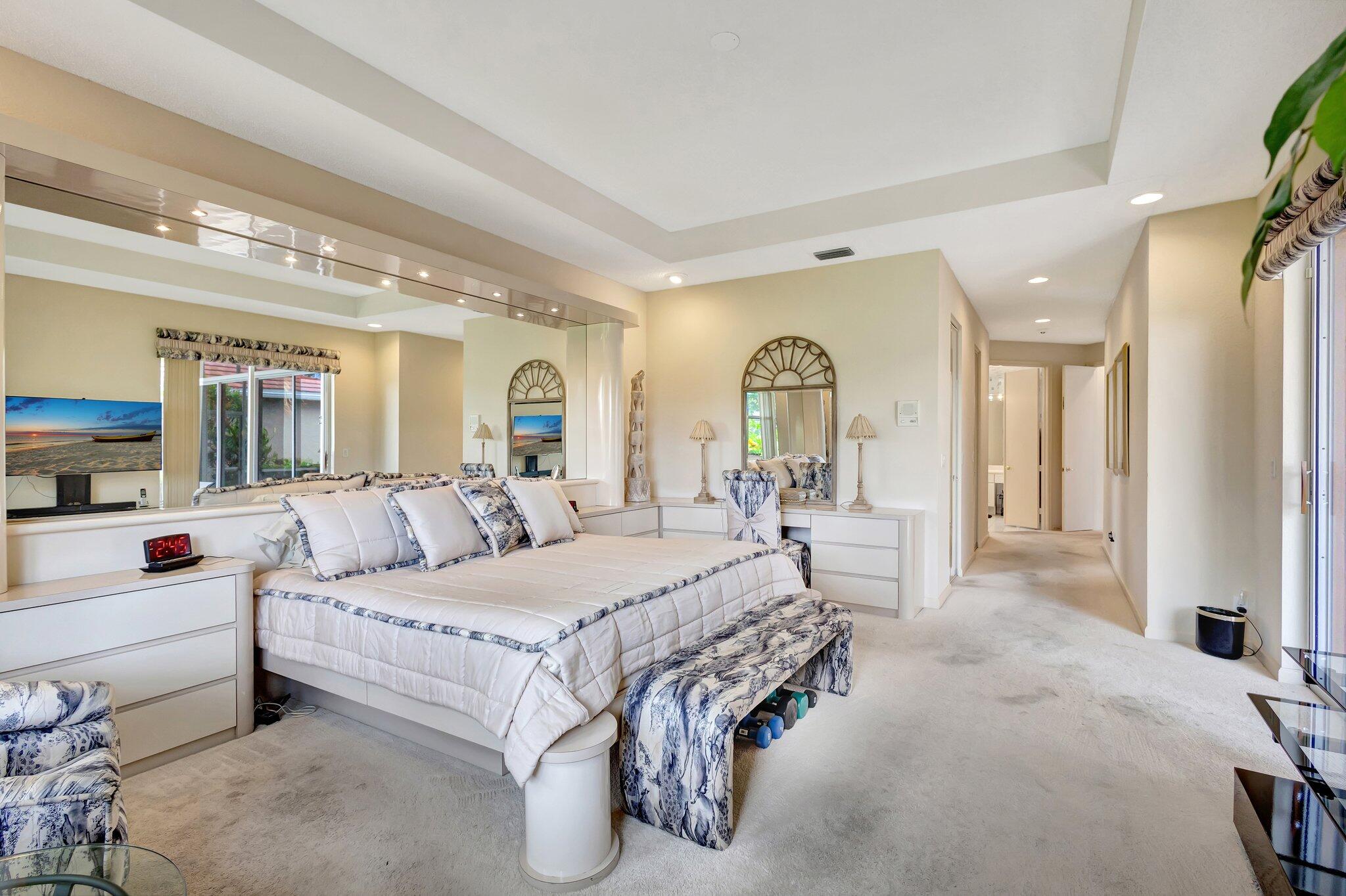 4498 Hazleton Lane