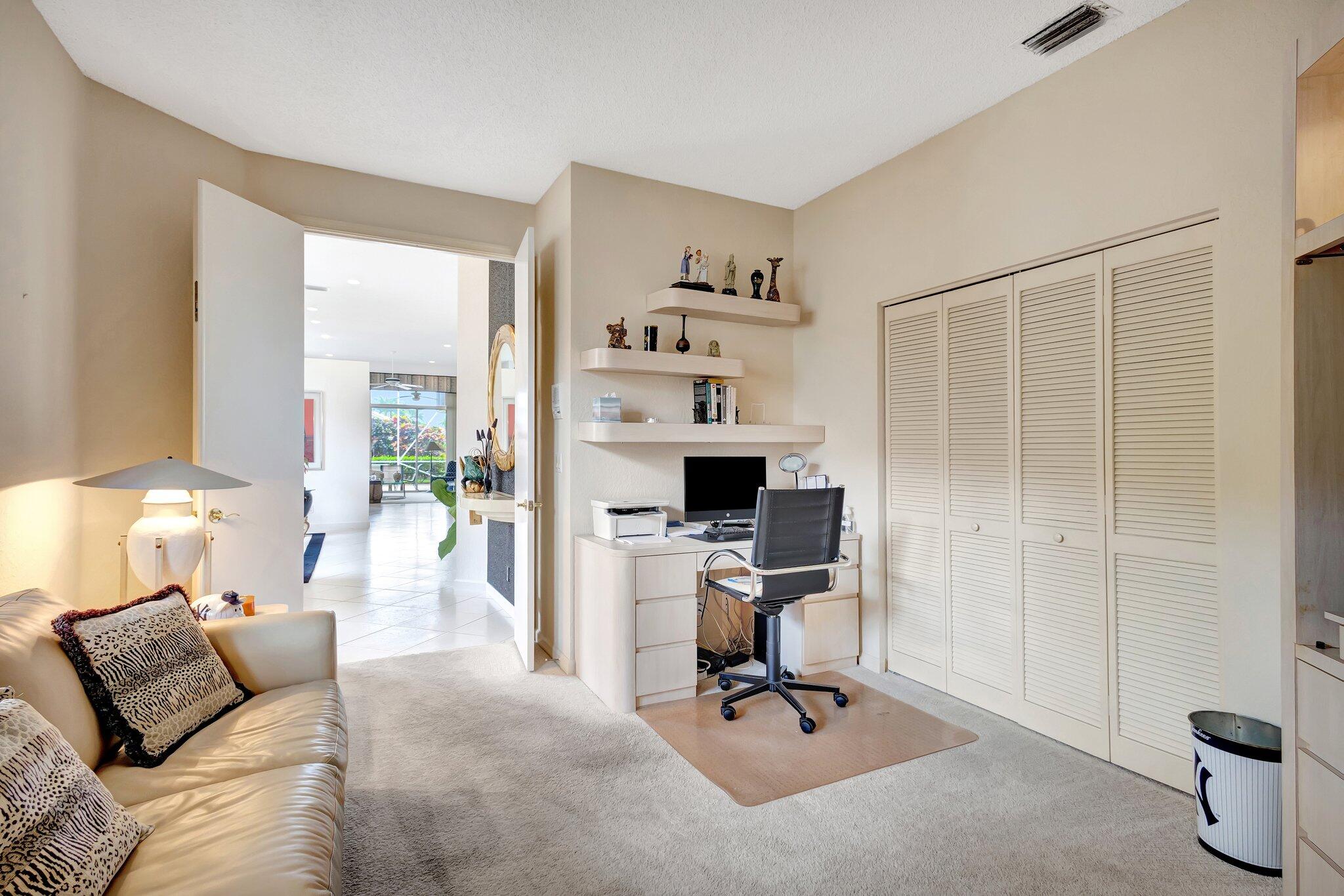 4498 Hazleton Lane