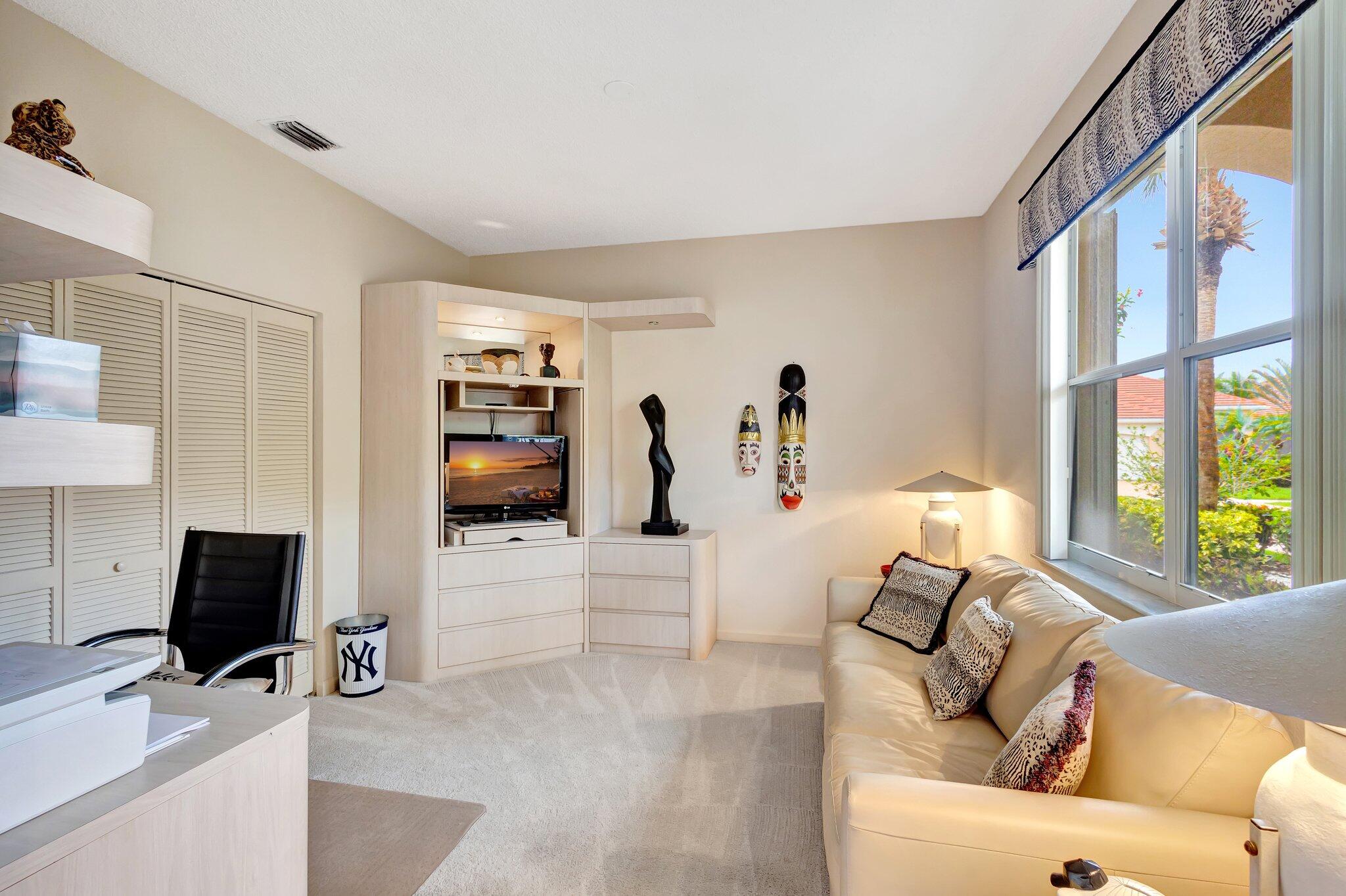 4498 Hazleton Lane