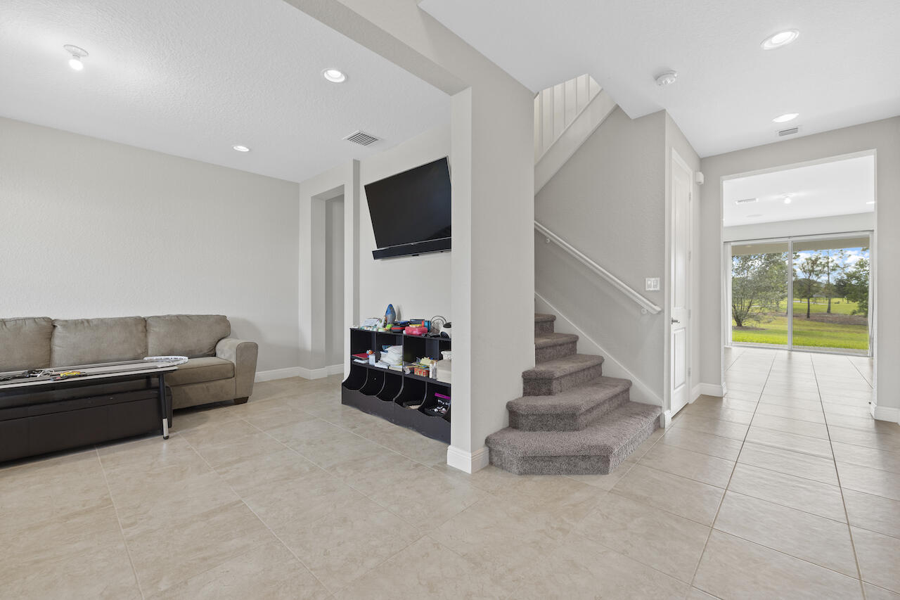915 Sweetgrass Street
